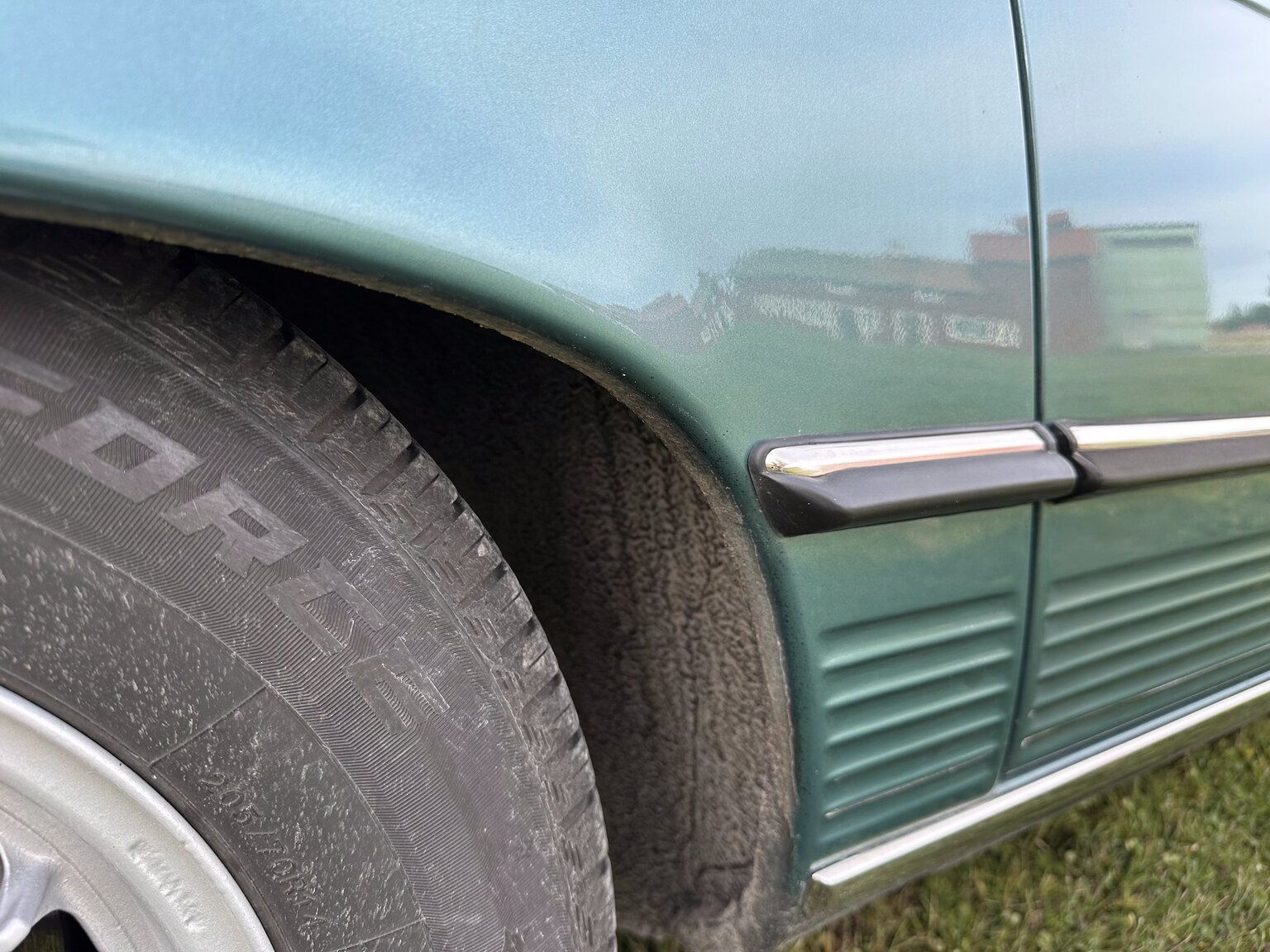 Exteriörbild på 1985 Mercedes-Benz 380 SL