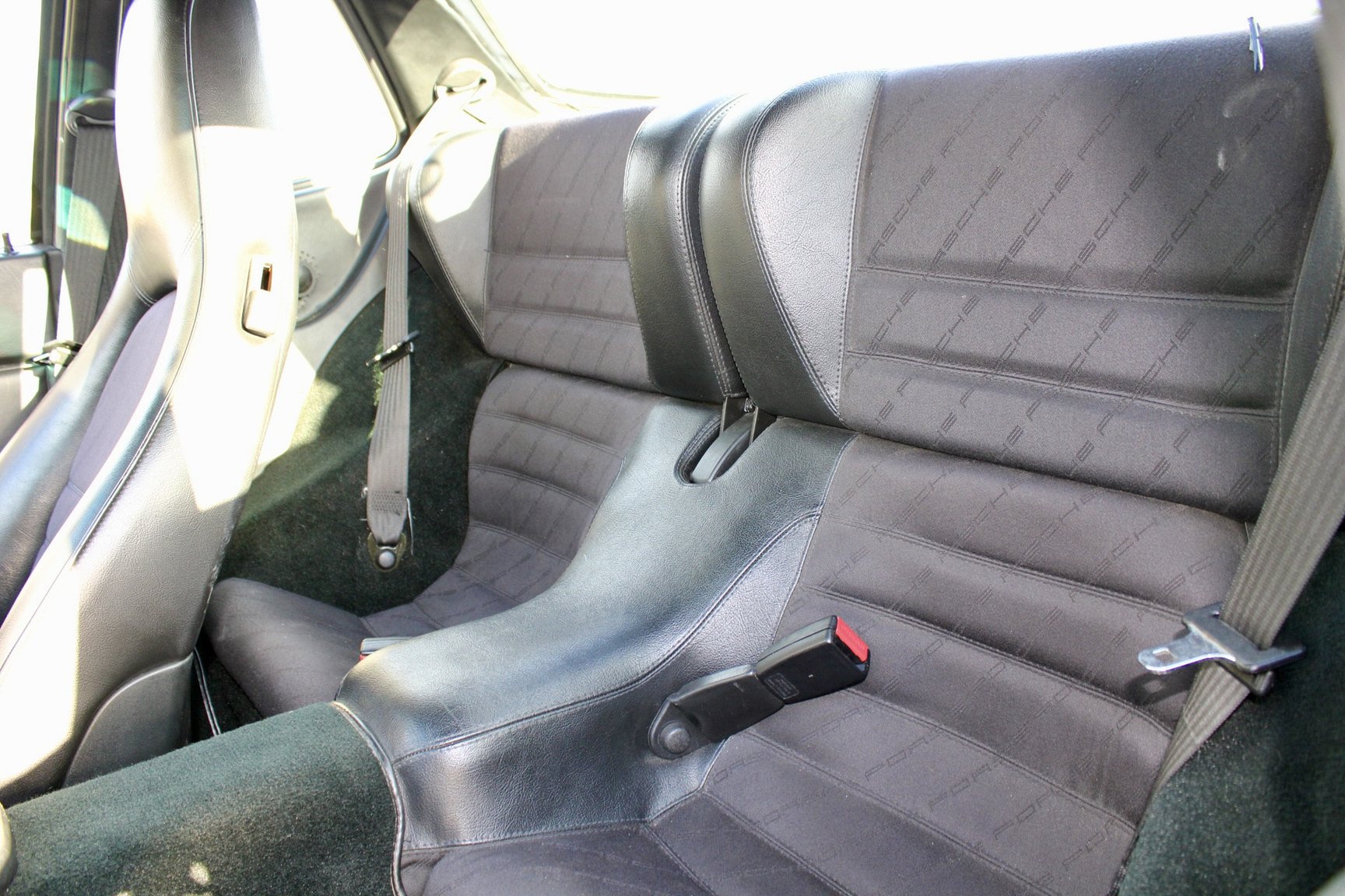 Innenraumfoto von 1991 PORSCHE 944 S2