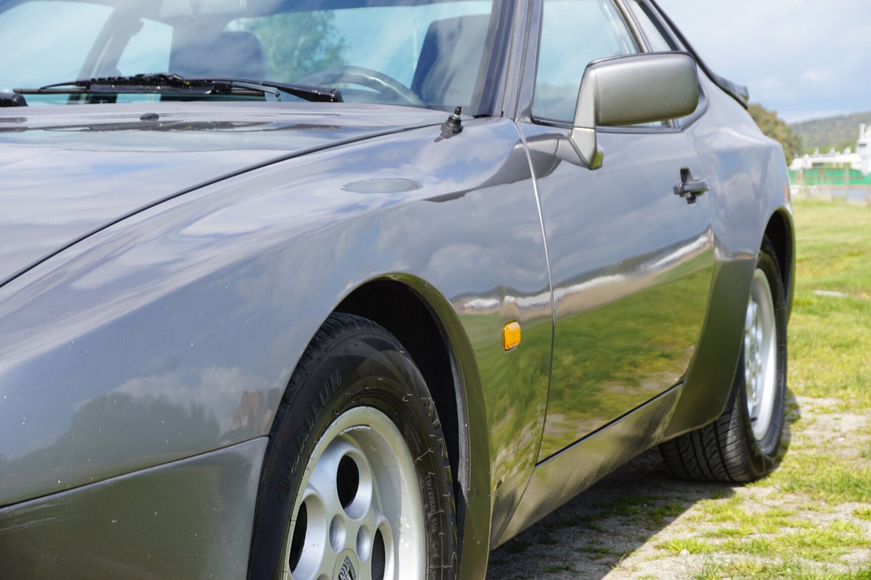 Aussenfoto 1985 Porsche 944 "NO RESERVE AUCTION"