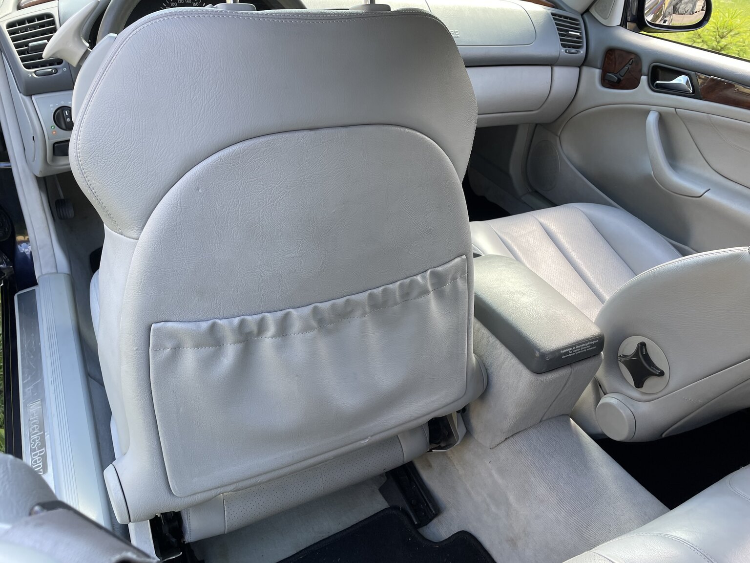 Innenraumfoto von 2001 Mercedes-Benz CLK 230 Kompressor