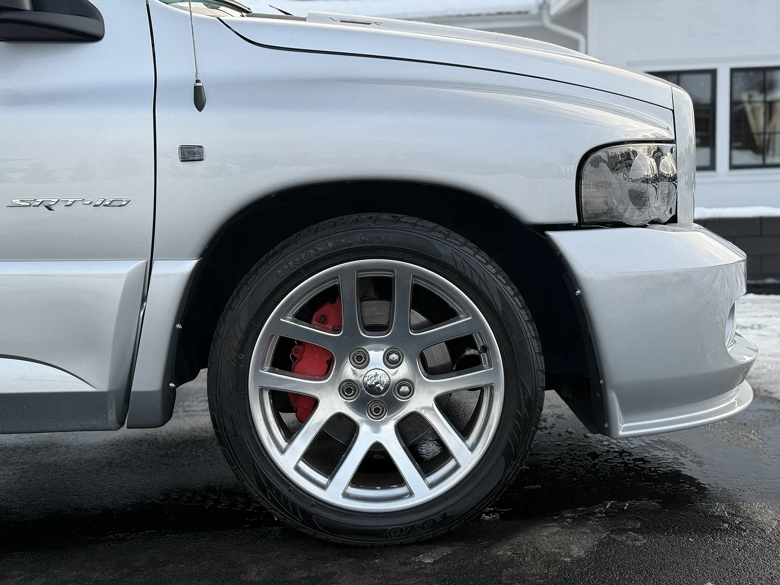 Exteriörbild på 2005 Dodge RAM SRT-10 Regular Cab Manual  (14)