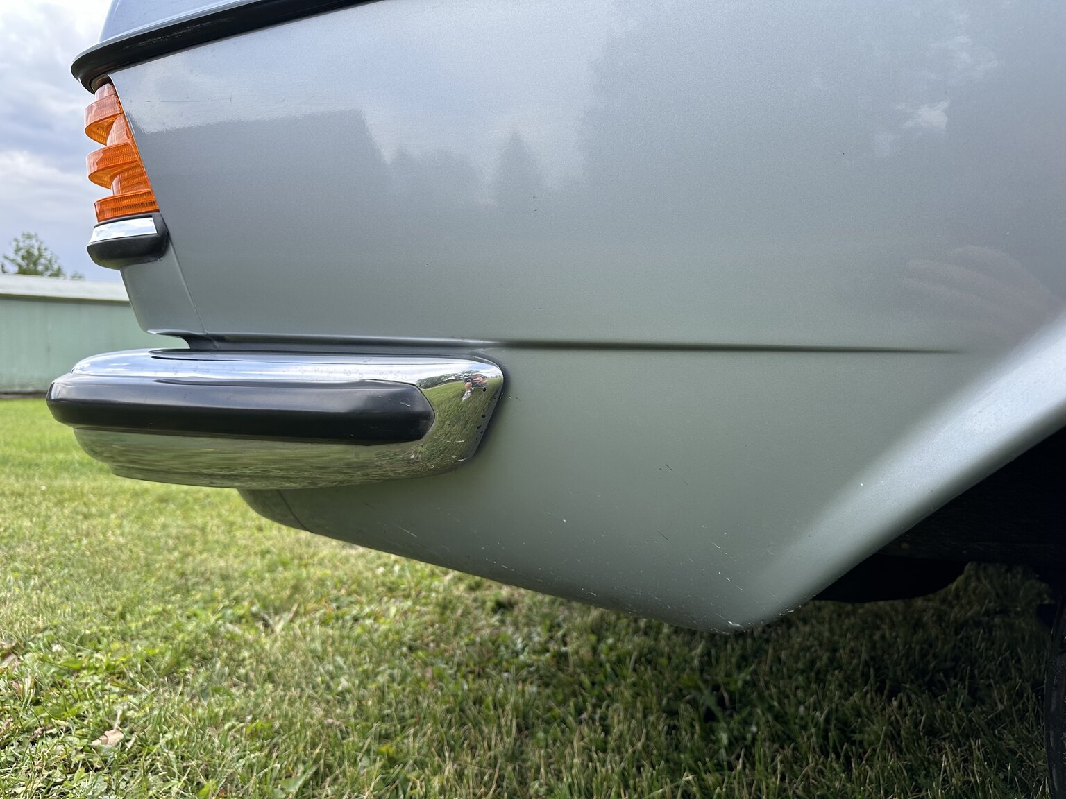 Exteriörbild på 1984 Mercedes-Benz 230 CE