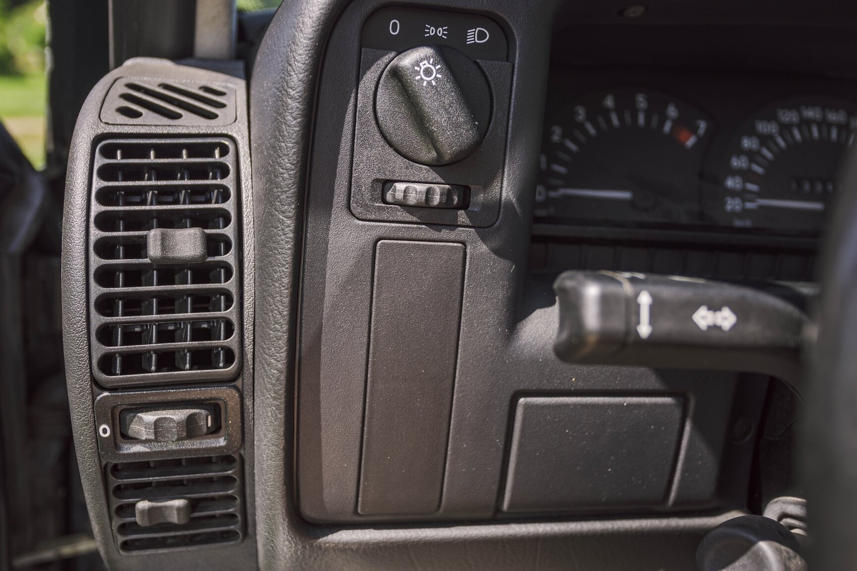 Interior image of 1991 Lotus Omega