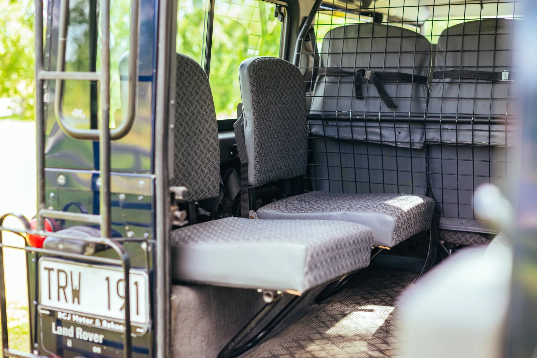 Innenraumfoto von 2002 Land Rover Defender 110 Kombi Td5 (51)