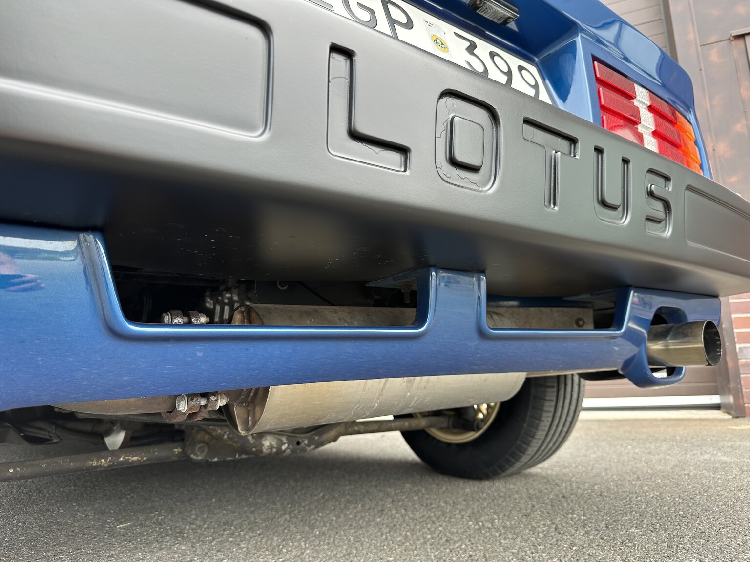 Exterior image of 1987 Lotus Esprit Turbo HCi (57)