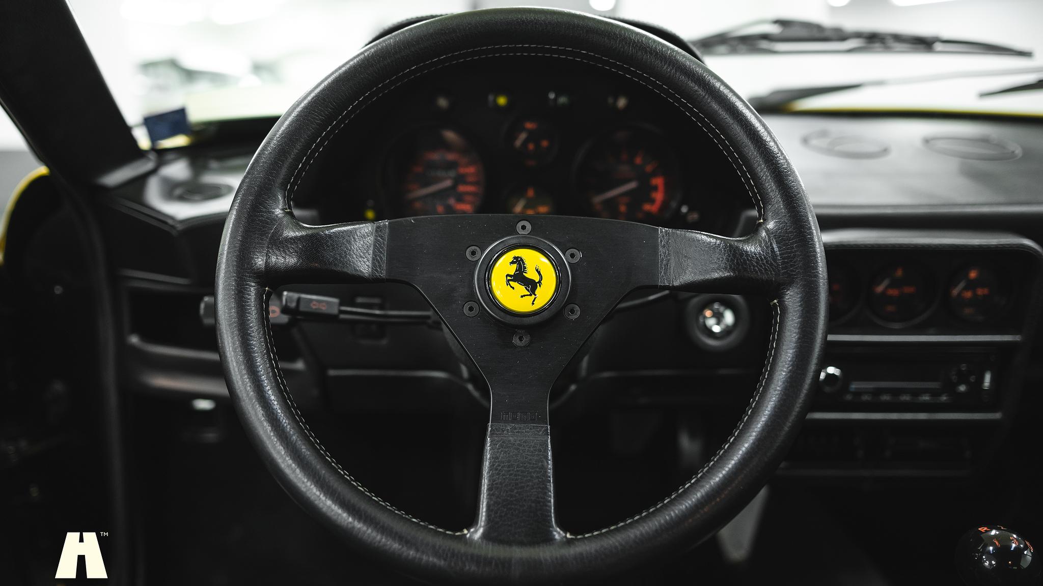 Interiörbild 1986 Ferrari 328 GTB