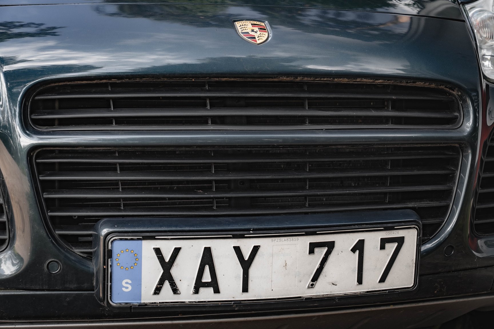Exterior image of 2005 Porsche Cayenne Turbo WLS