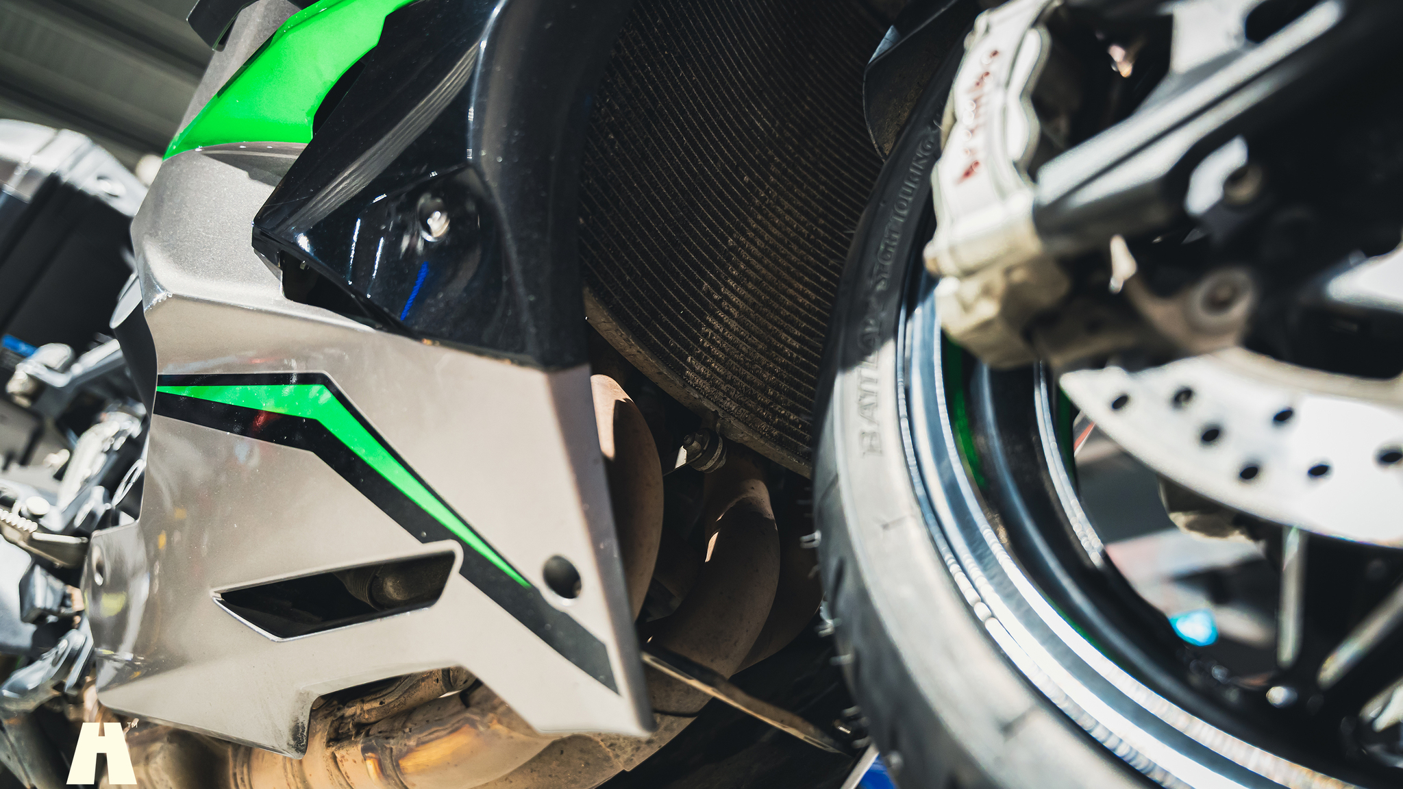 Image of 2019 Kawasaki Ninja H2 SX mechanics