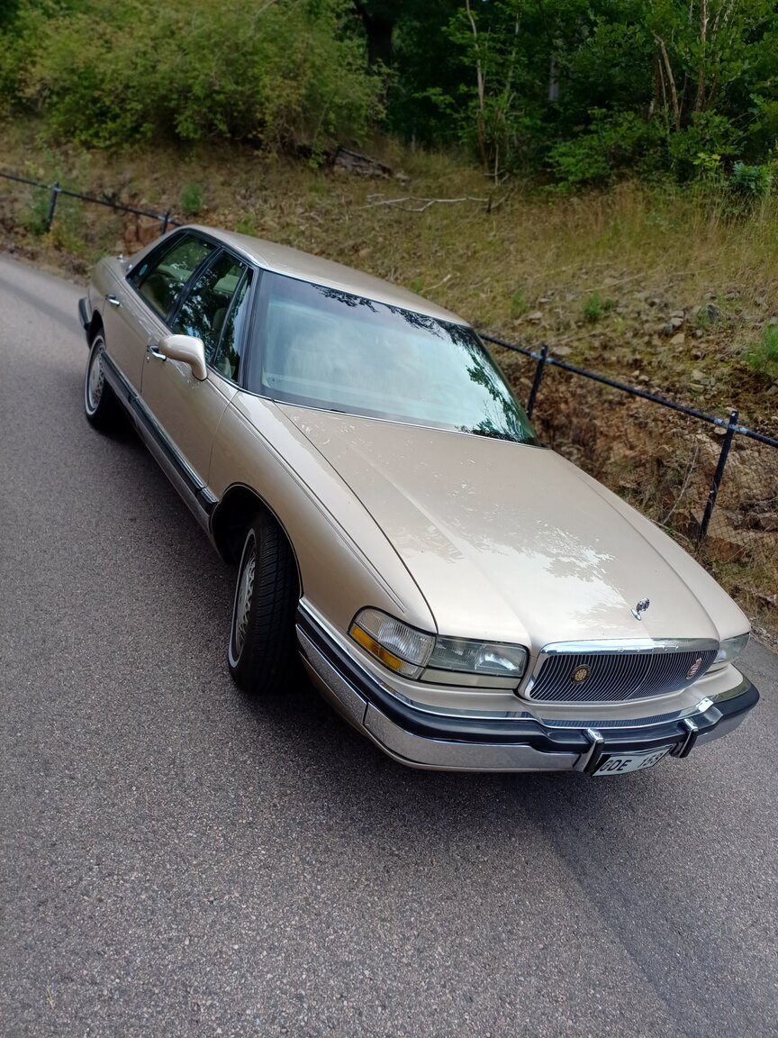 Exteriörbild på 1992 Buick Park Avenue