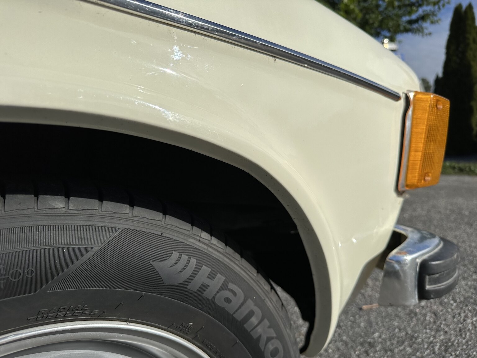 Exterior image of 1973 Volvo 142