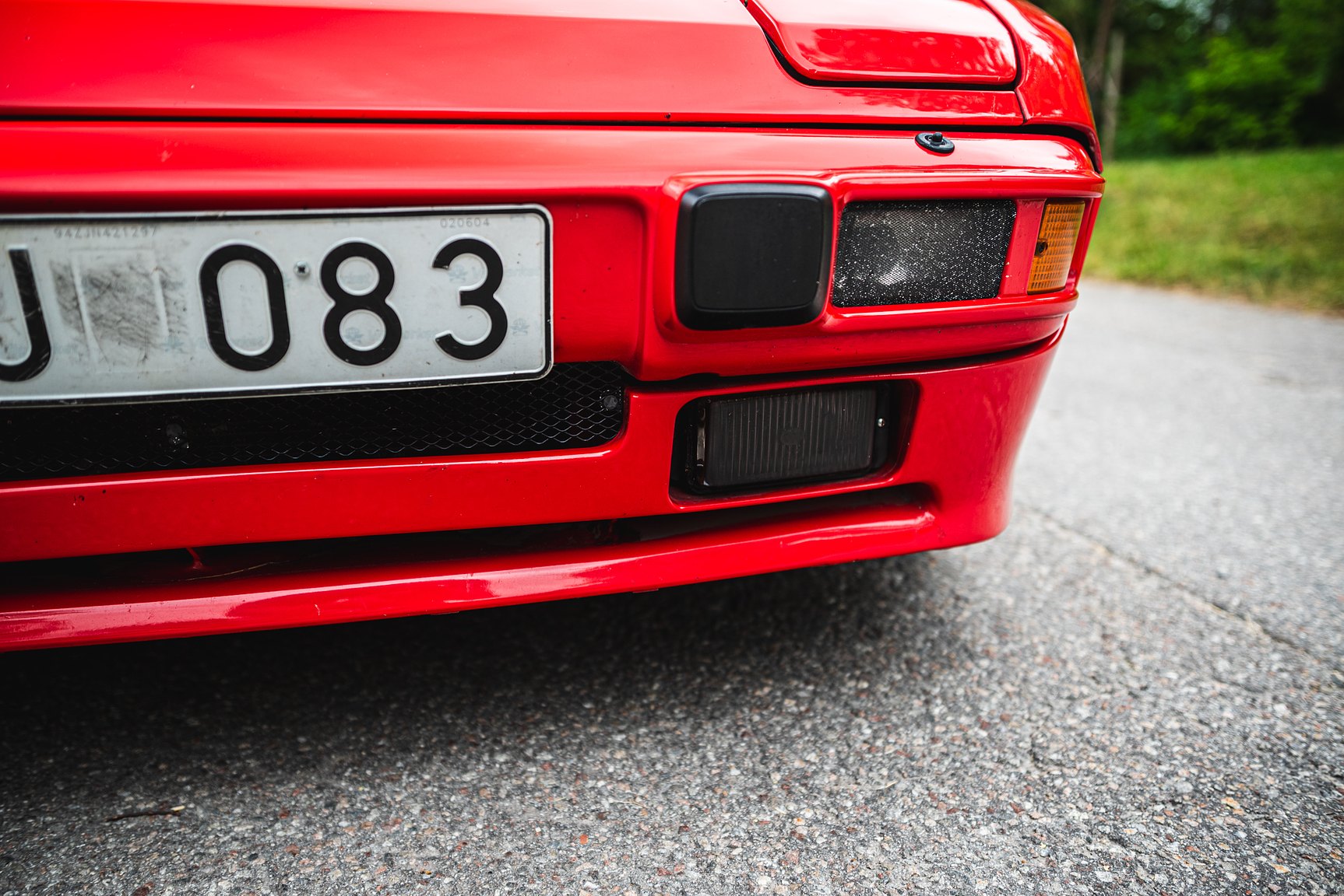 Exterior image of 1988 Porsche 944