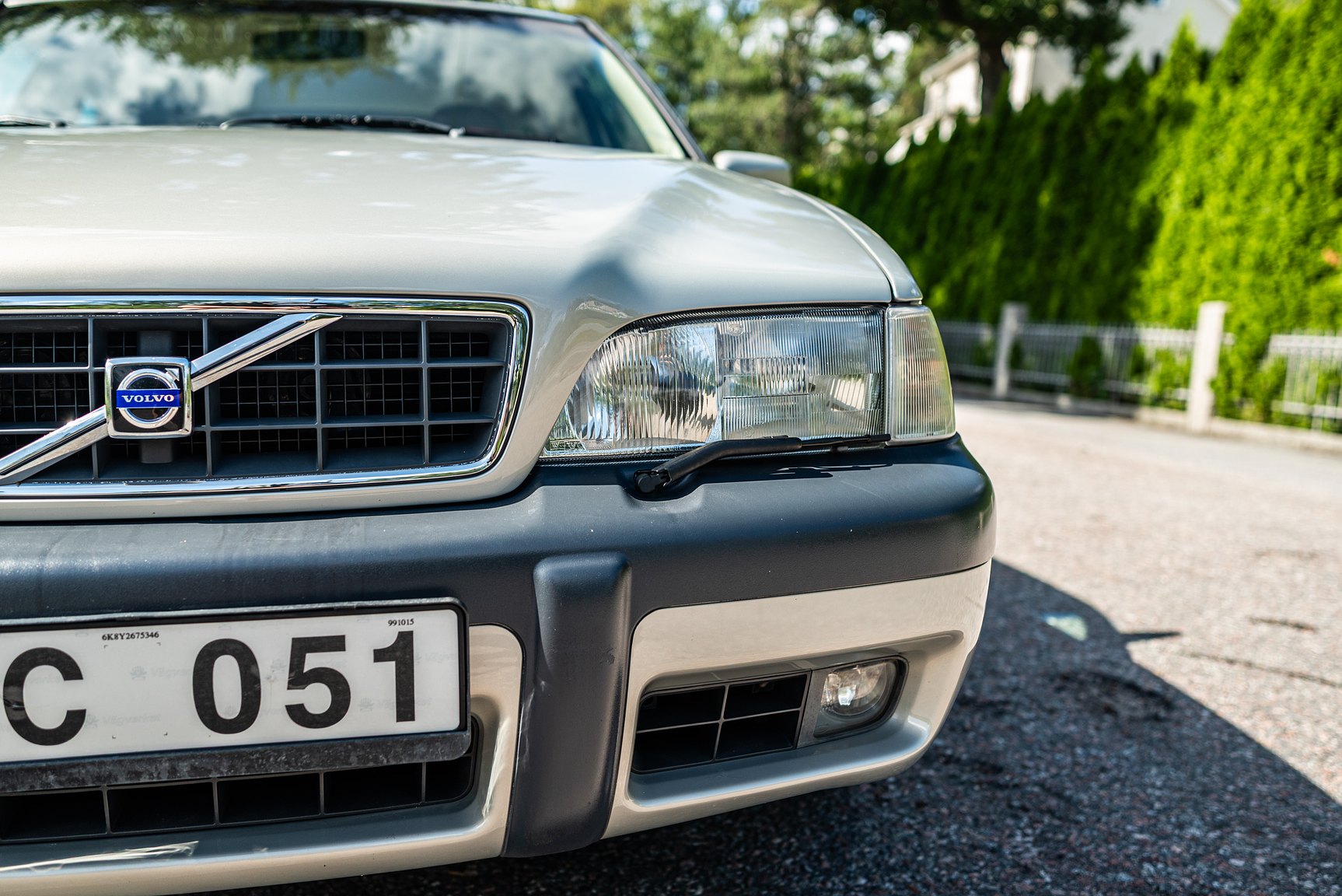 Exterior image of 2000 Volvo V70 XC 2.4 T AWD 