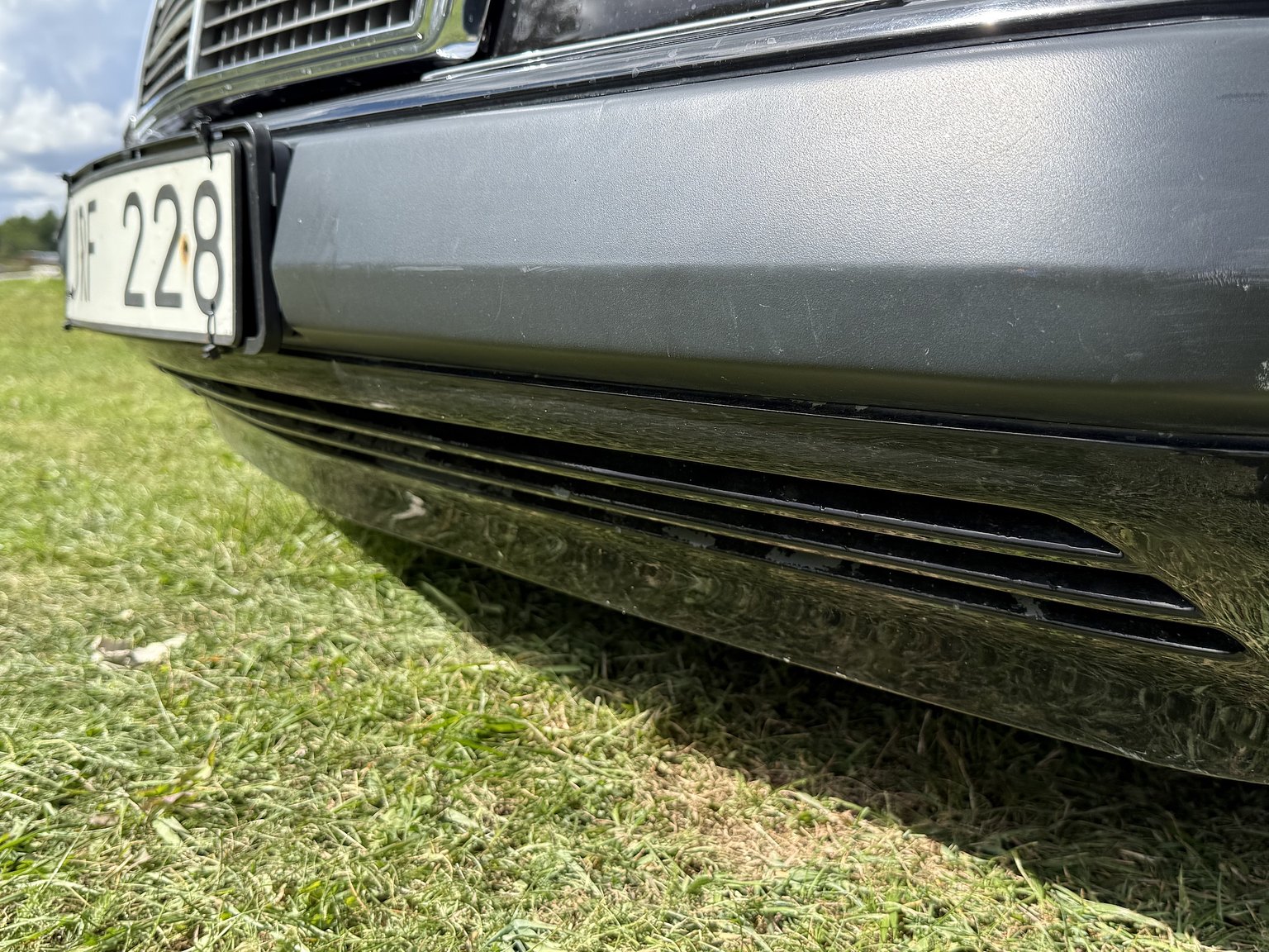 Exterior image of 1990 Mercedes-Benz 300CE-24