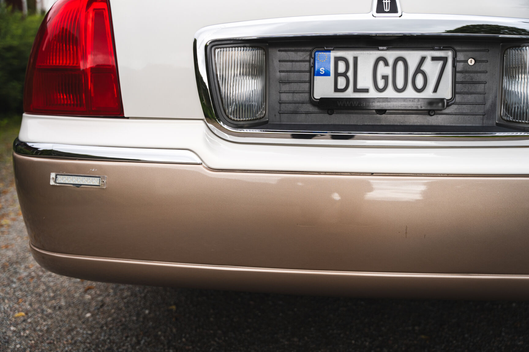Exteriörbild på 2003 Lincoln Town Car