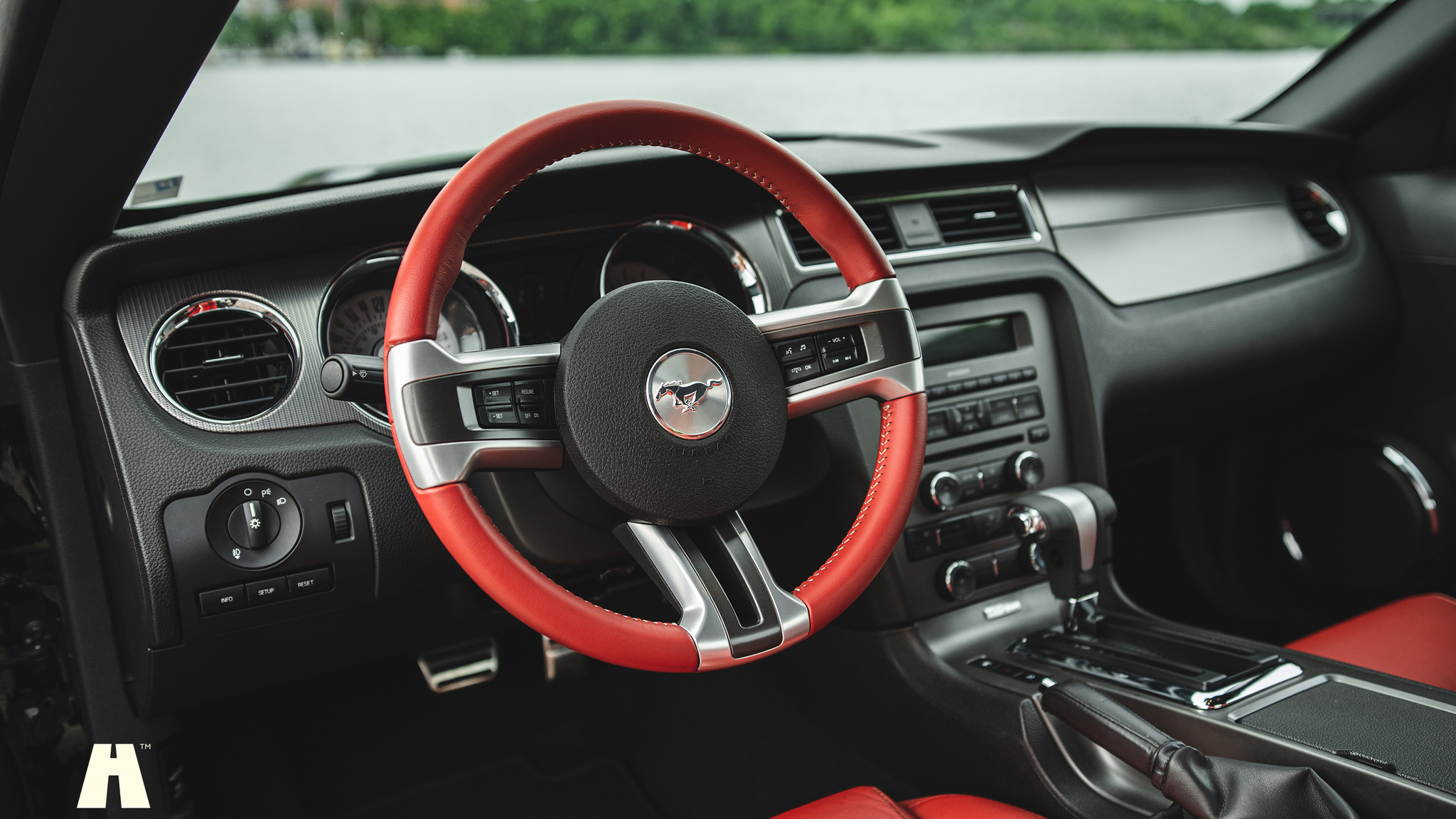 Interior image of 2010 Ford Mustang GT 