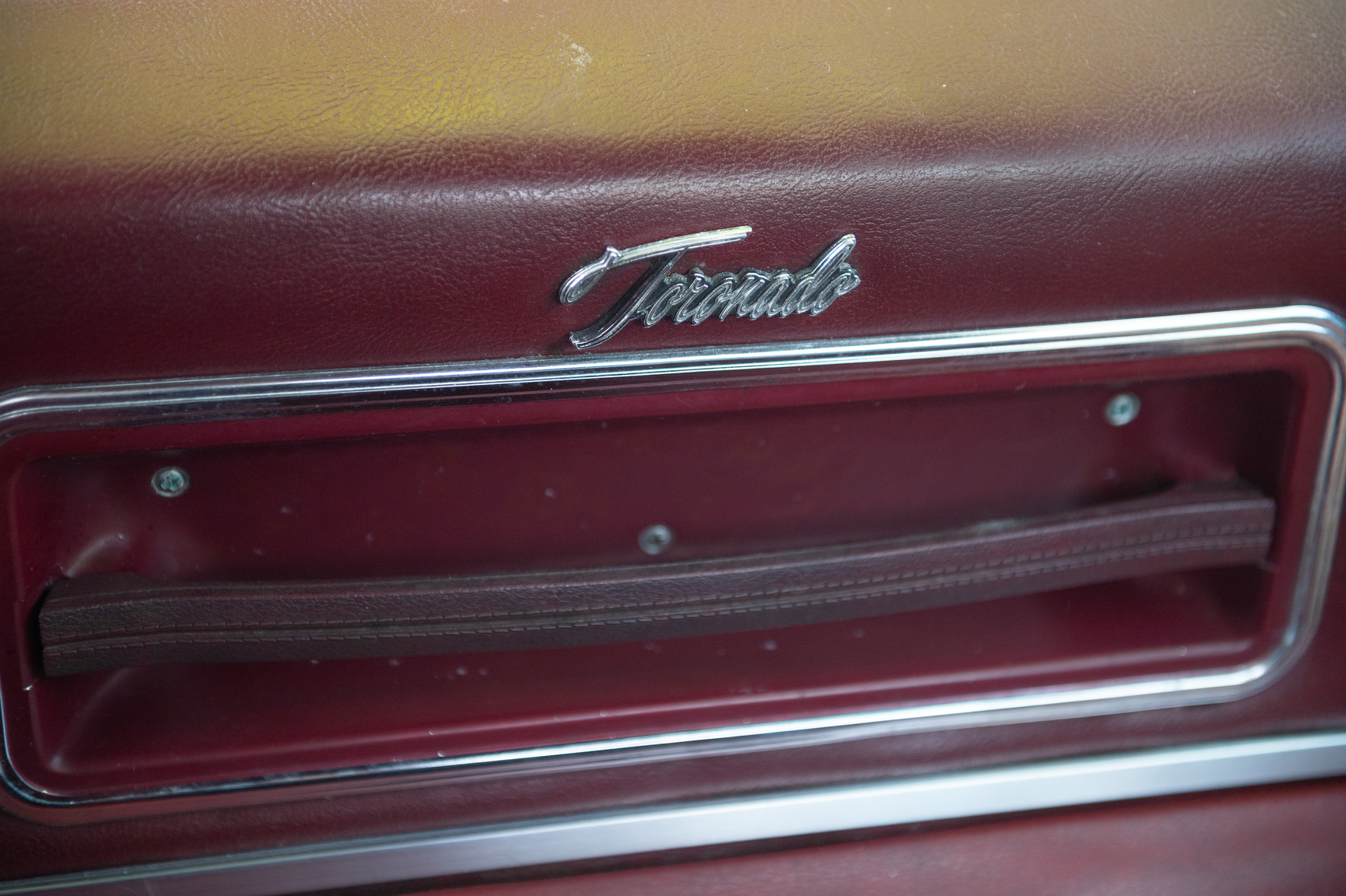 Innenraumfoto von 1968 Oldsmobile Toronado (29)