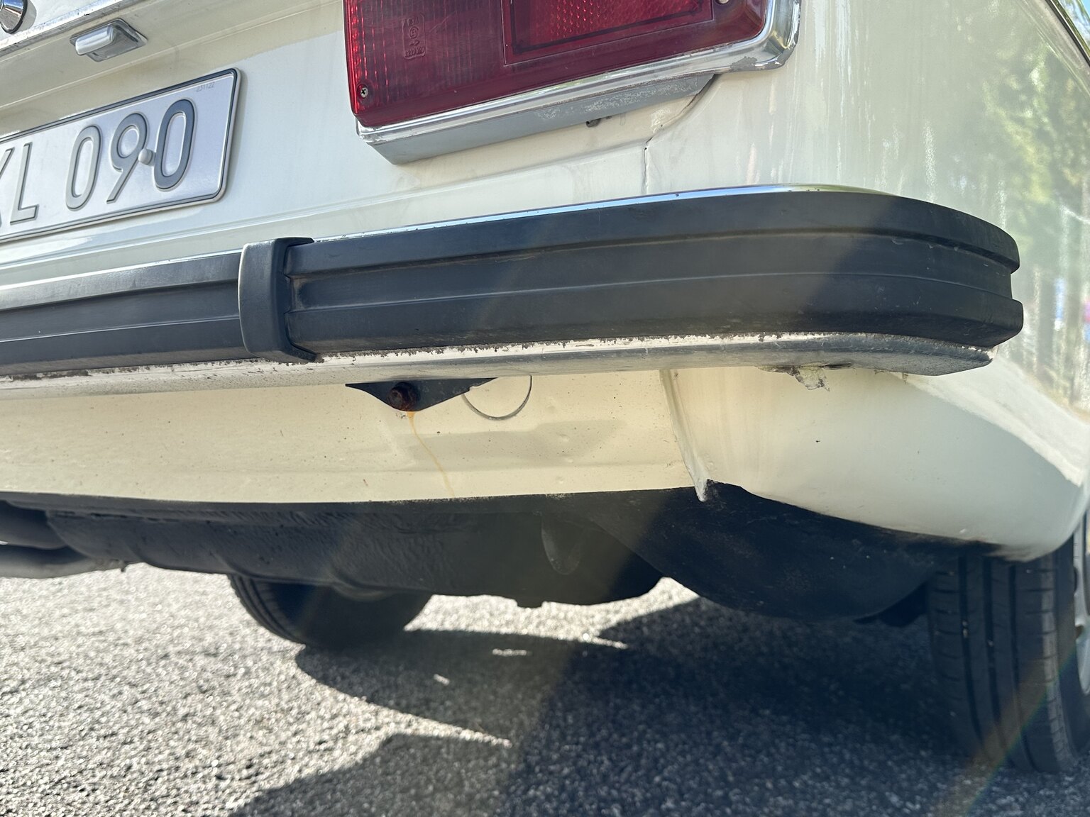 Exterior image of 1973 Volvo 142
