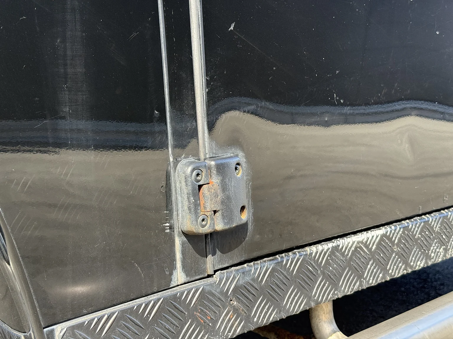 Aussenfoto 2000 Land Rover Defender 110 Tomb Raider (77)