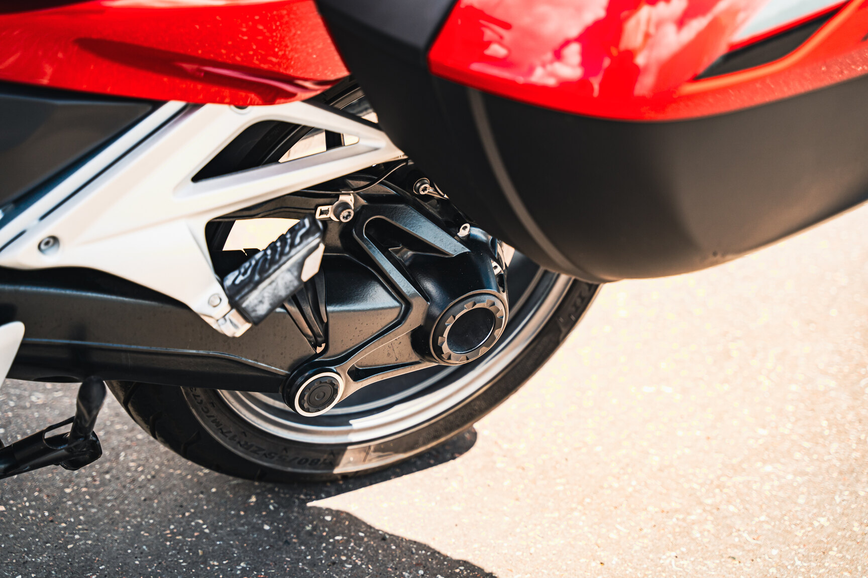 Exterior image of 2018 BMW R 1200 RT (17)