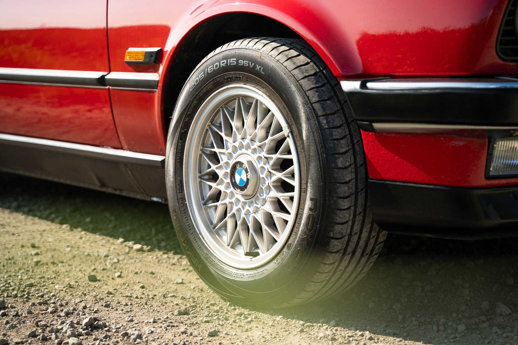 Exterior image of 1988 BMW 325 Cabriolet (E30)