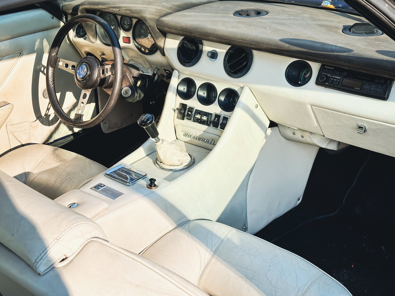 Interiörbild 1973 Maserati Indy