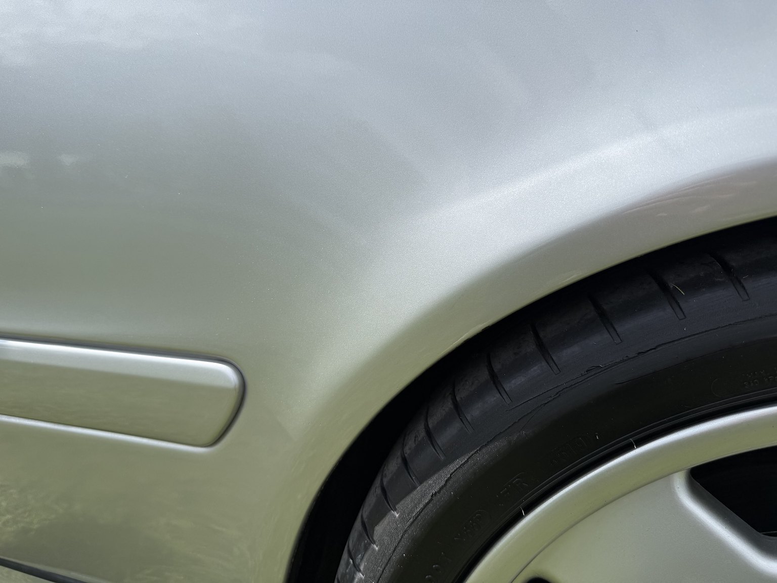 Exterior image of 2000 Mercedes-Benz CLK 55 AMG Coupé