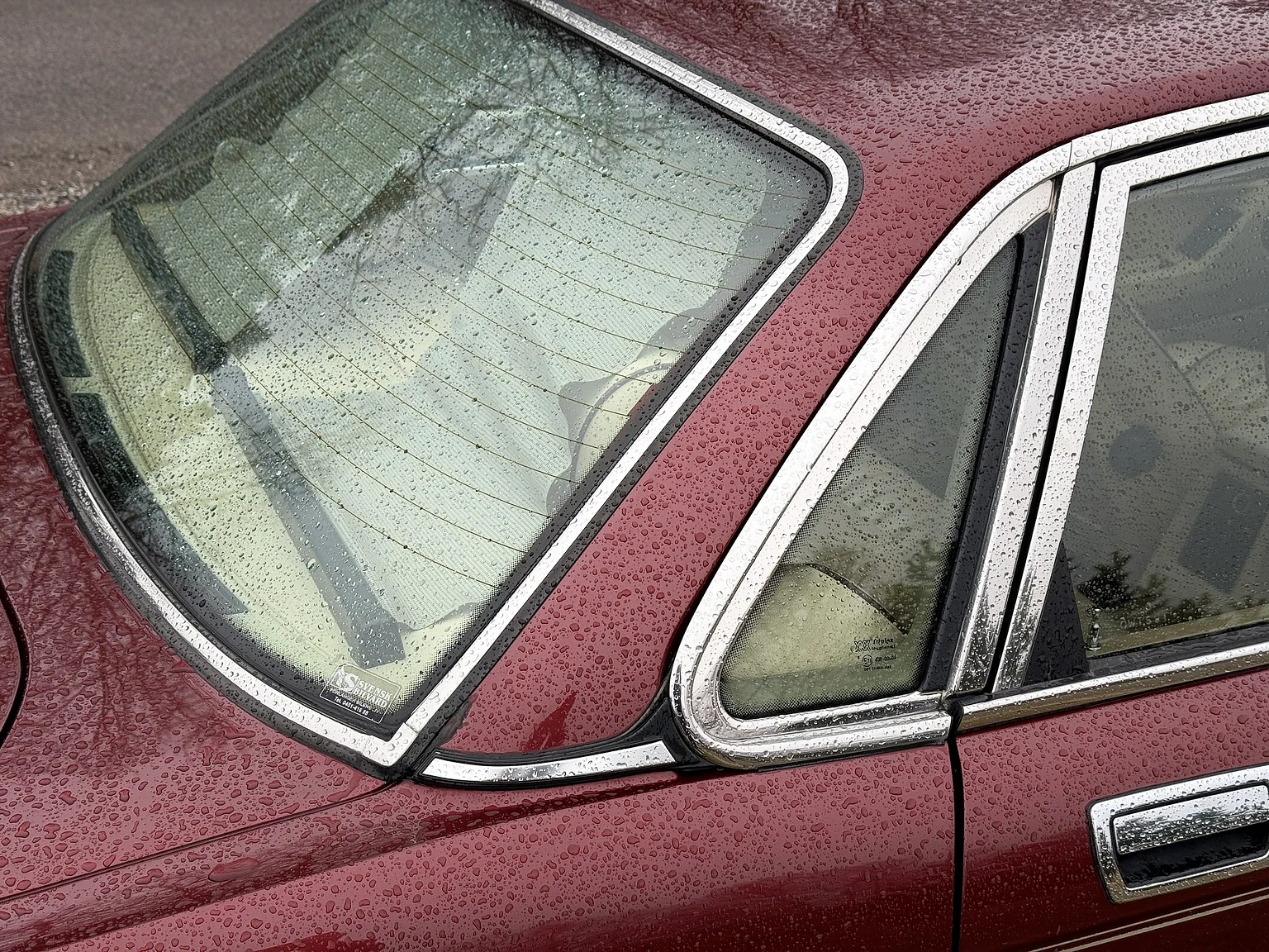 Exterior image of 1991 Jaguar XJ40 Sovereign (34)