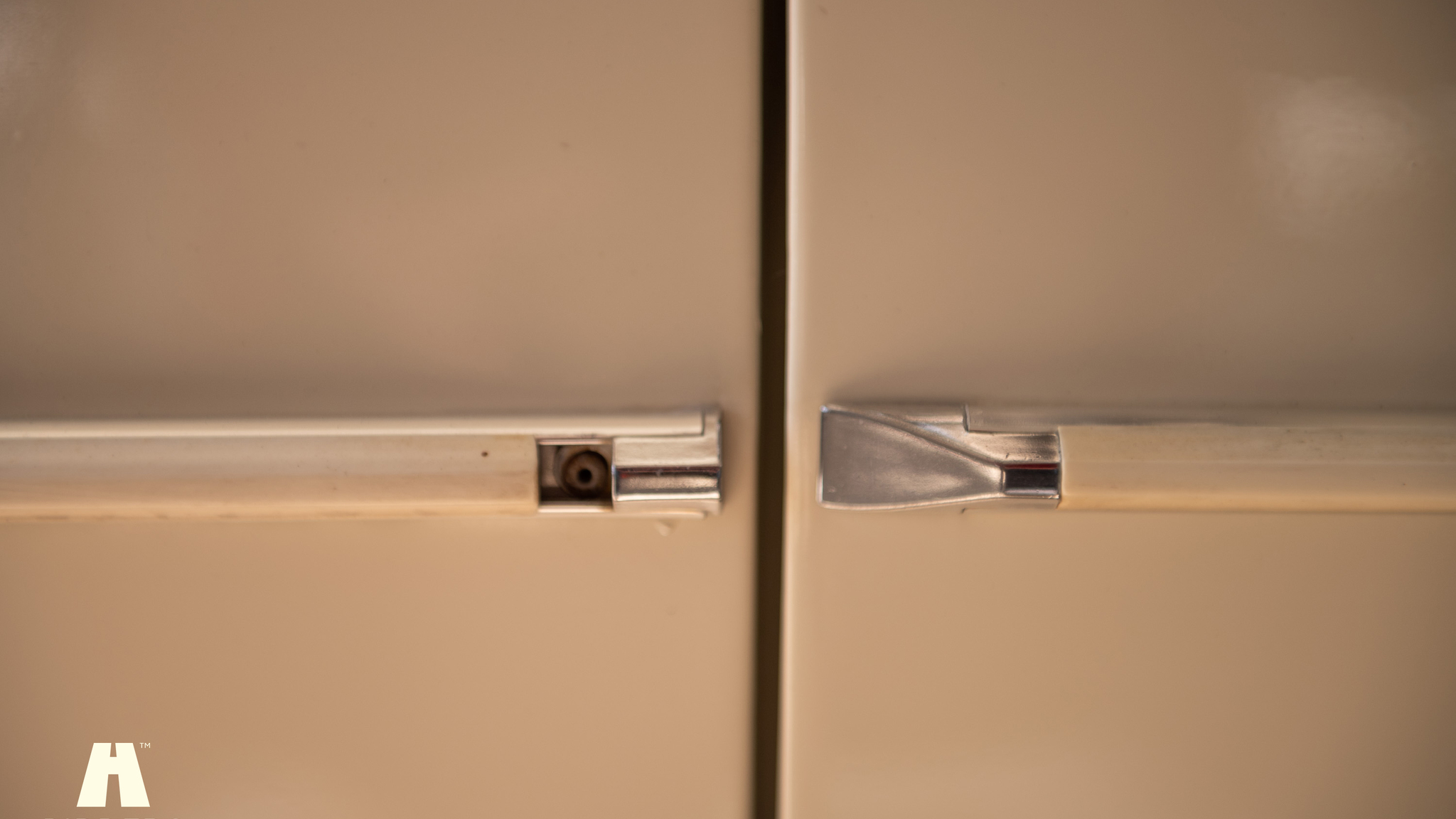 Exterior image of 1964 Ford Thunderbird 6.4 HT (57)