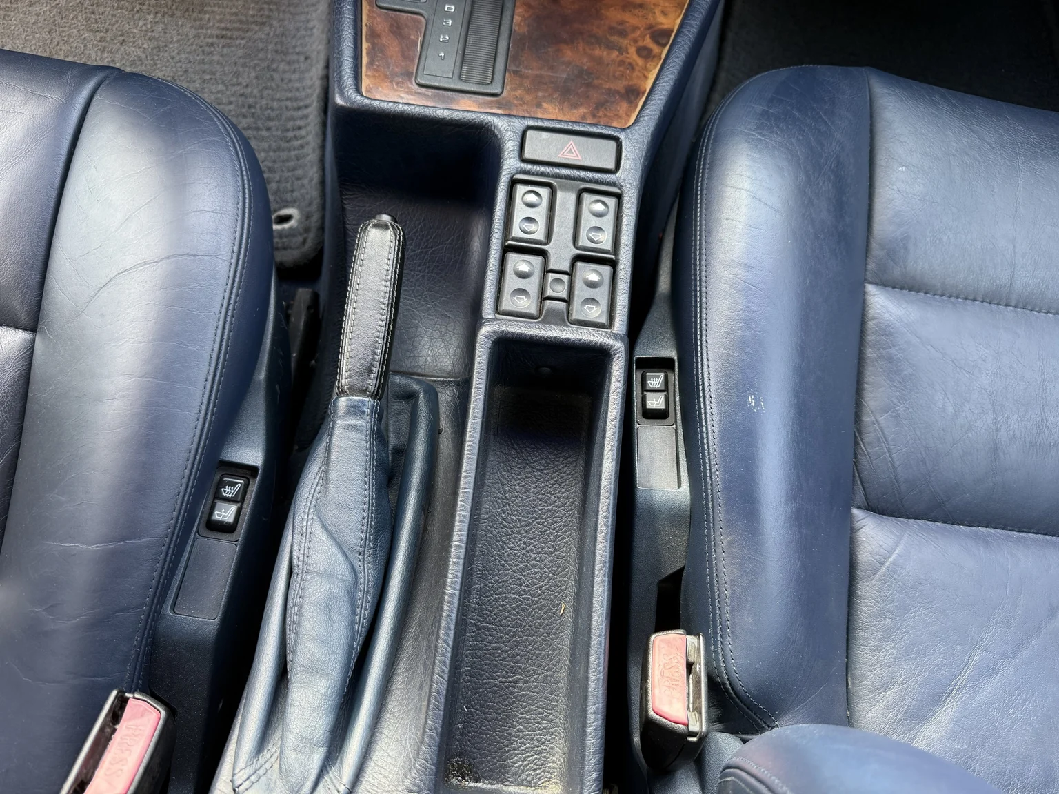 Innenraumfoto von 1990 BMW 750i (38)