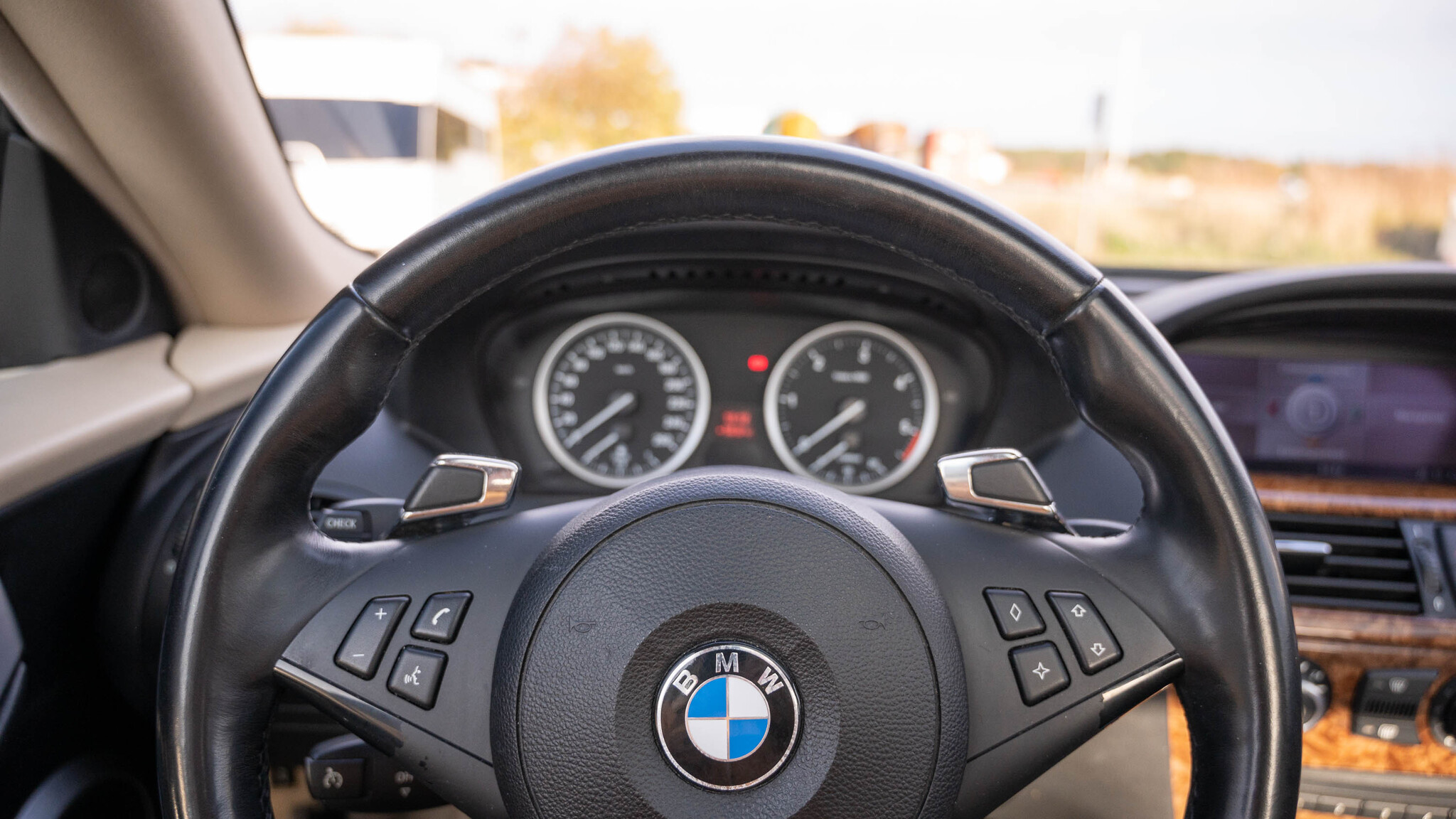 Interior image of 2008 BMW 635d  (3)