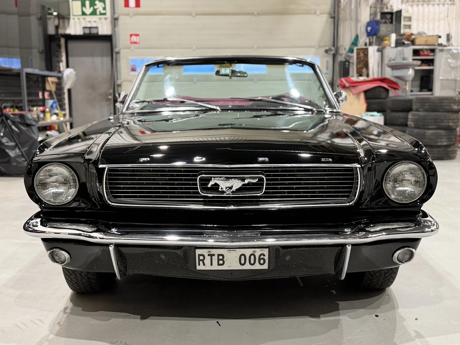 Exteriörbild på 1966 Ford Mustang Convertible (25)
