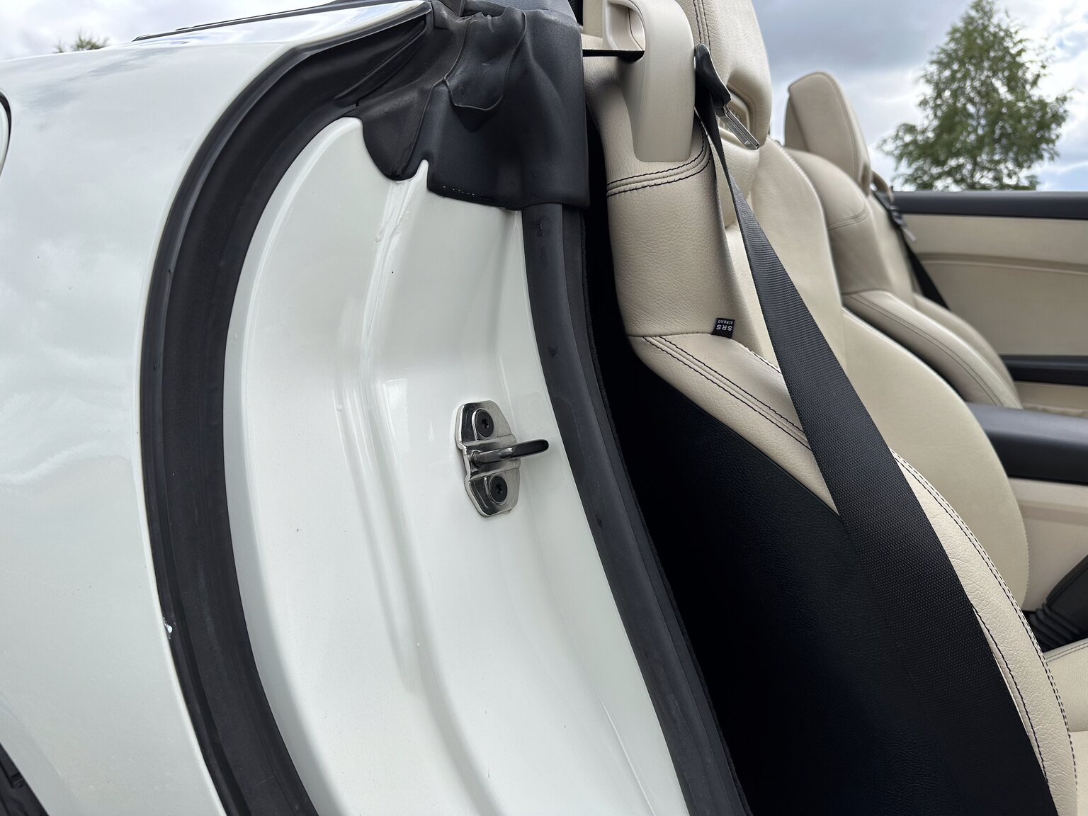 Interior image of 2012 Mercedes-Benz SLK 350