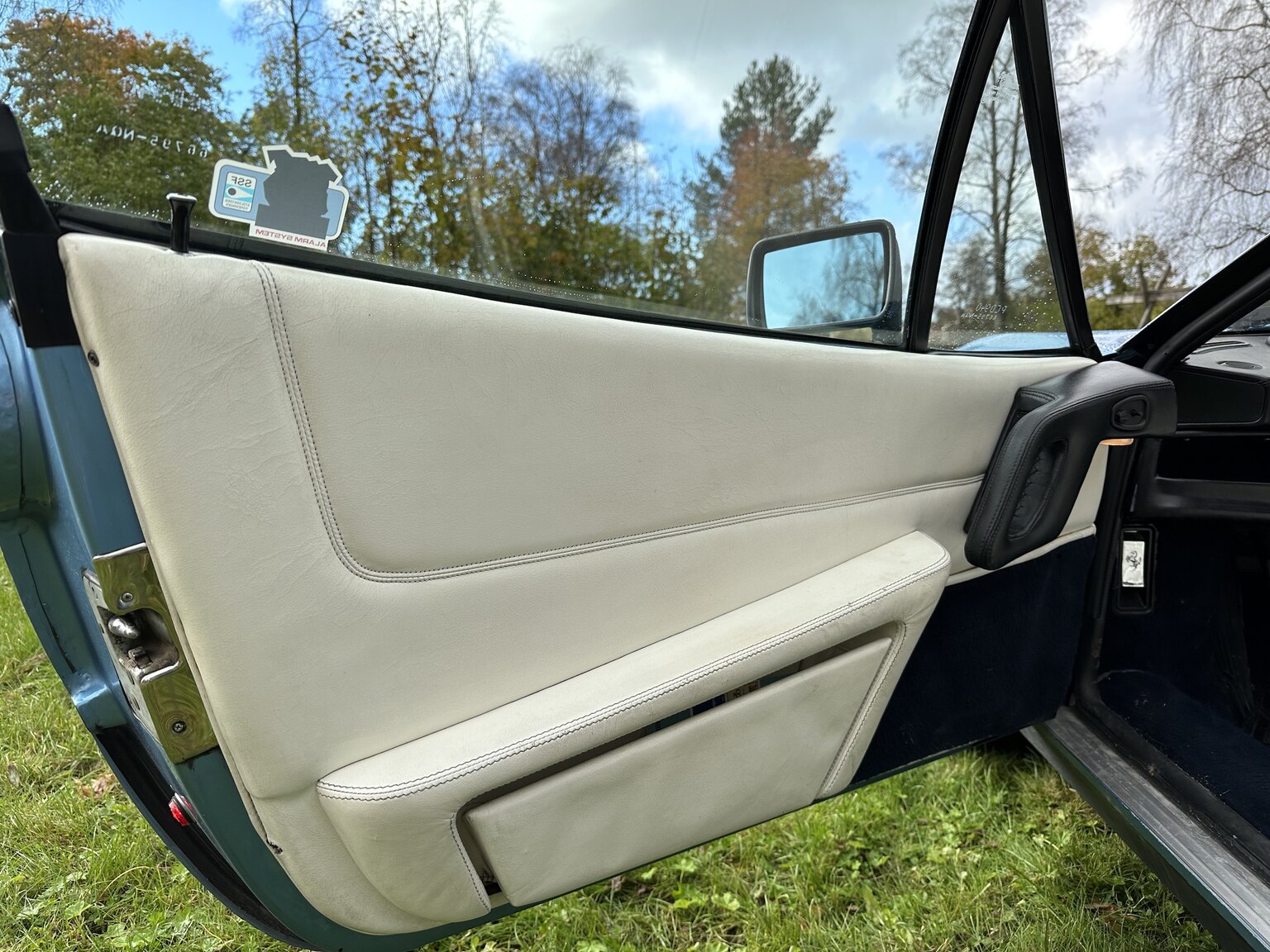 Interior image of 1986 Ferrari 328 GTS