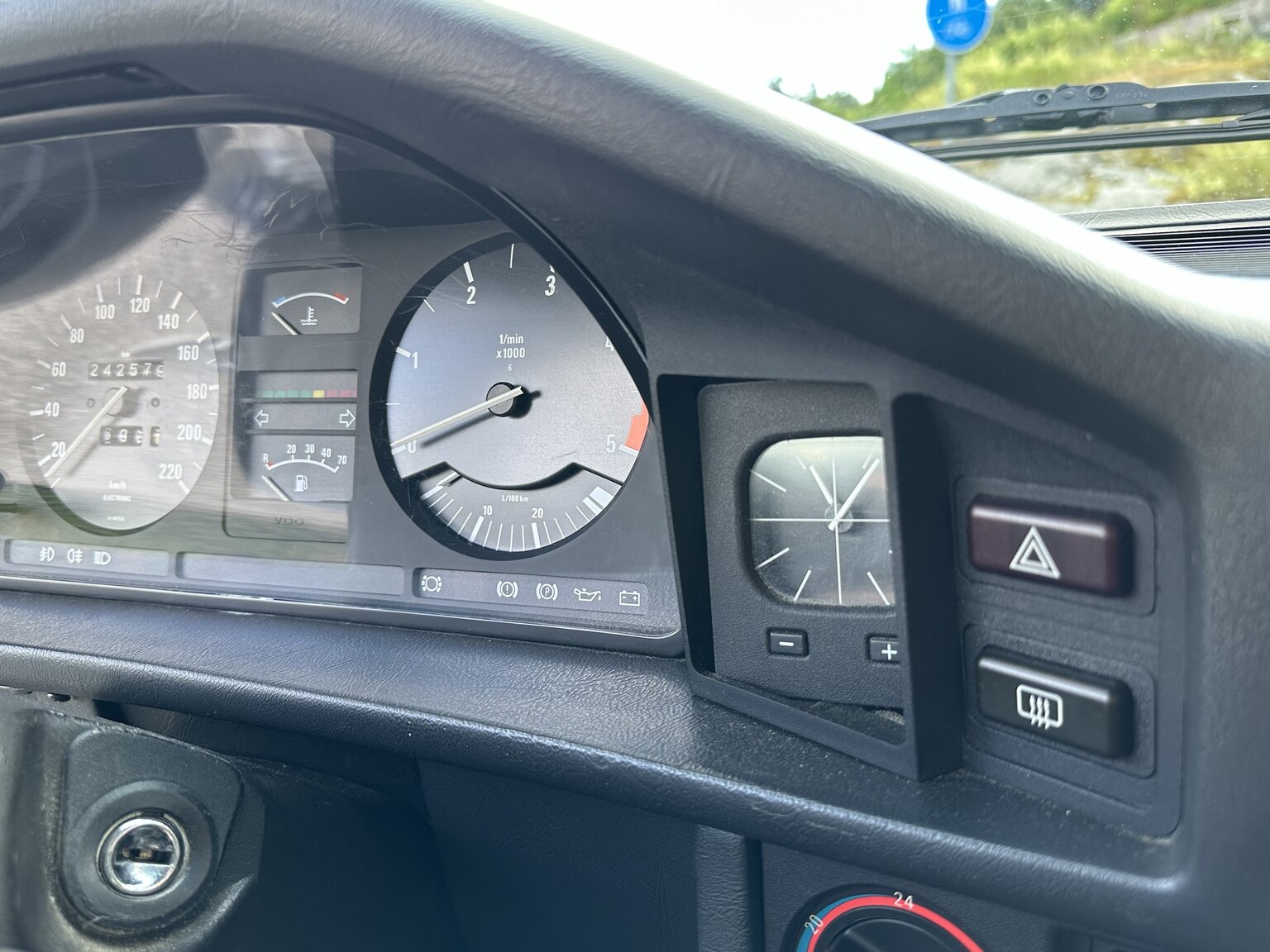 Innenraumfoto von 1985 BMW 525E