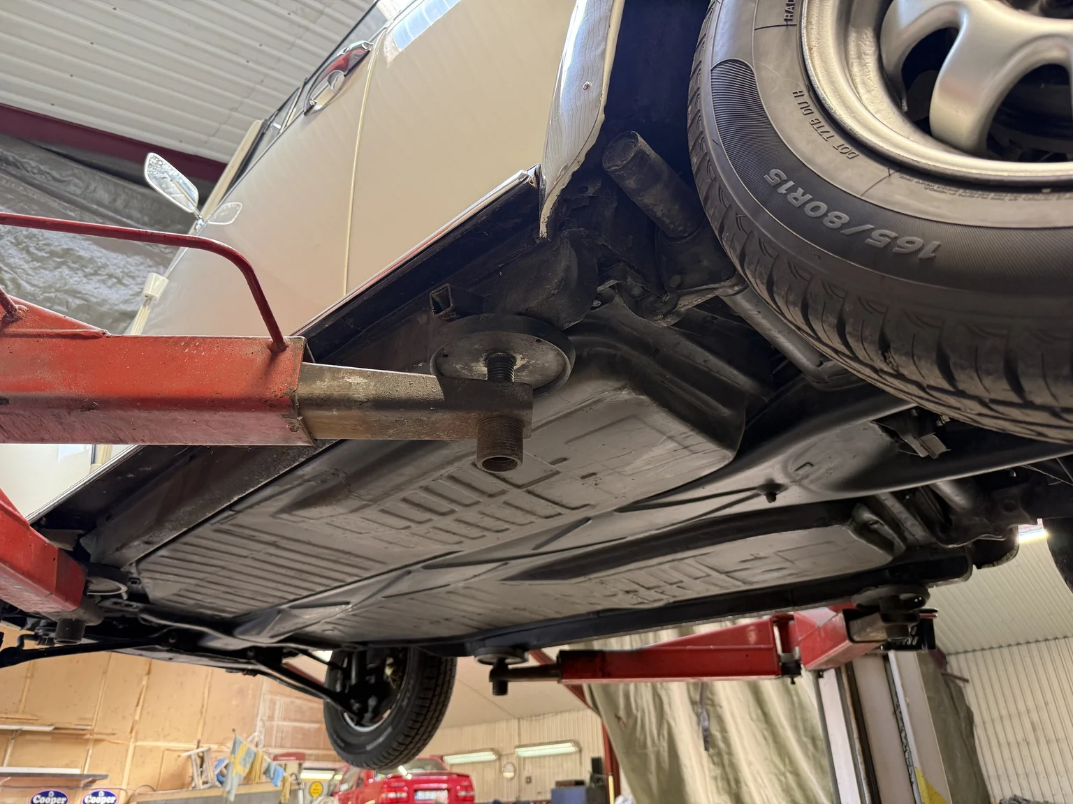 Image of 1972 Volkswagen 1302 S Cabriolet mechanics (20)