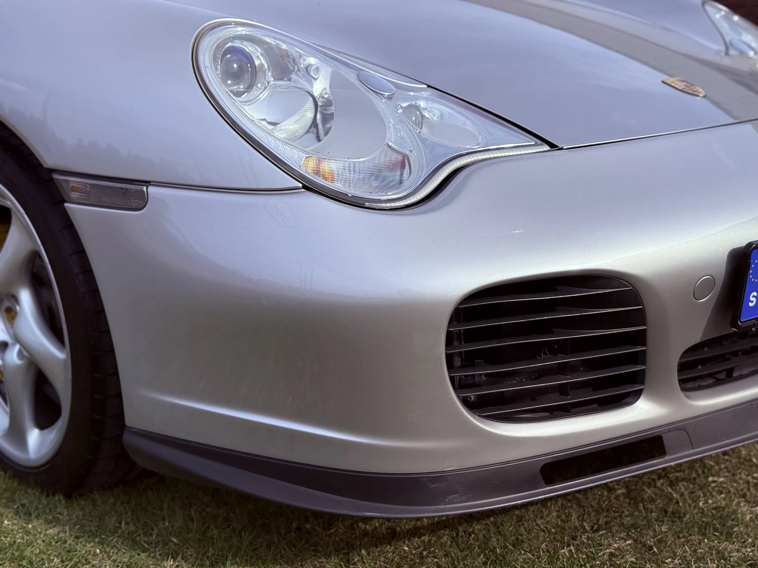 Exteriörbild på 2005 Porsche 996 Turbo S (37)