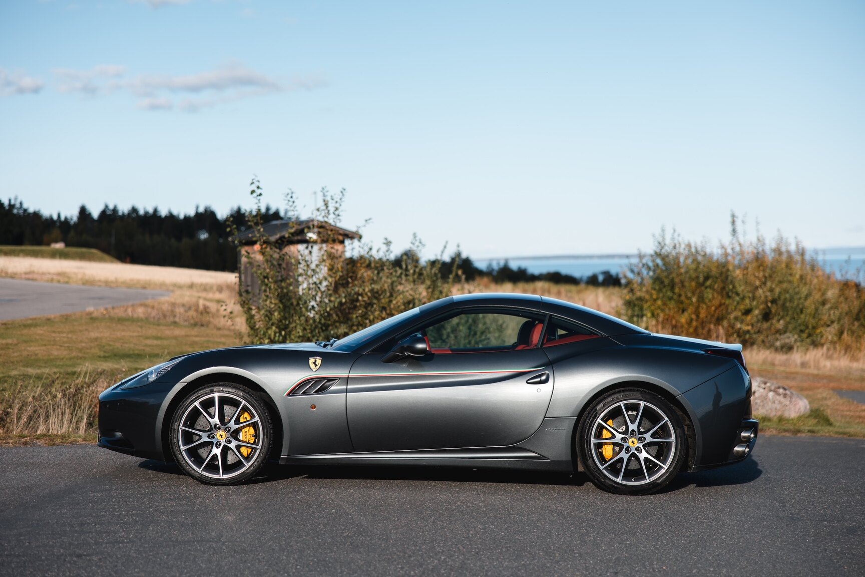Exterior image of 2011 Ferrari California 