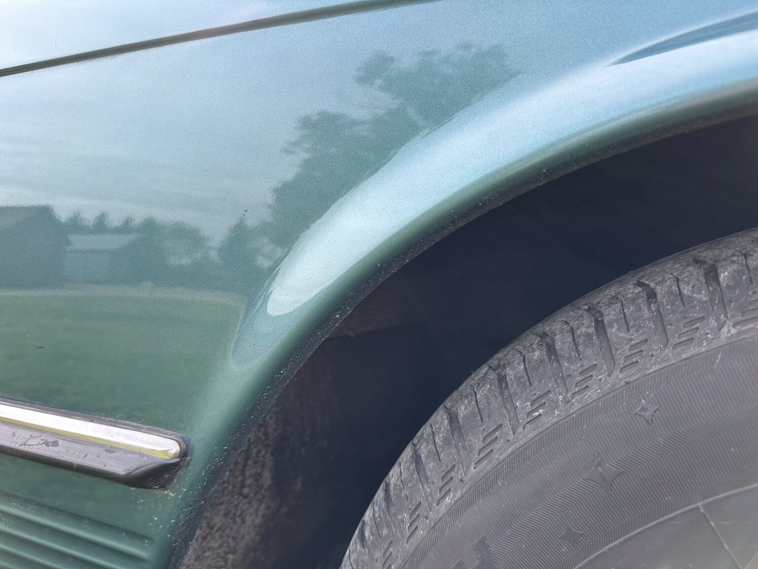 Exteriörbild på 1985 Mercedes-Benz 380 SL