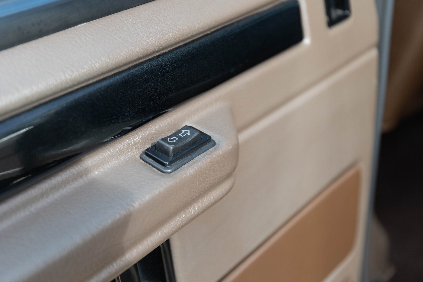 Innenraumfoto von 1991 Range Rover Restomod