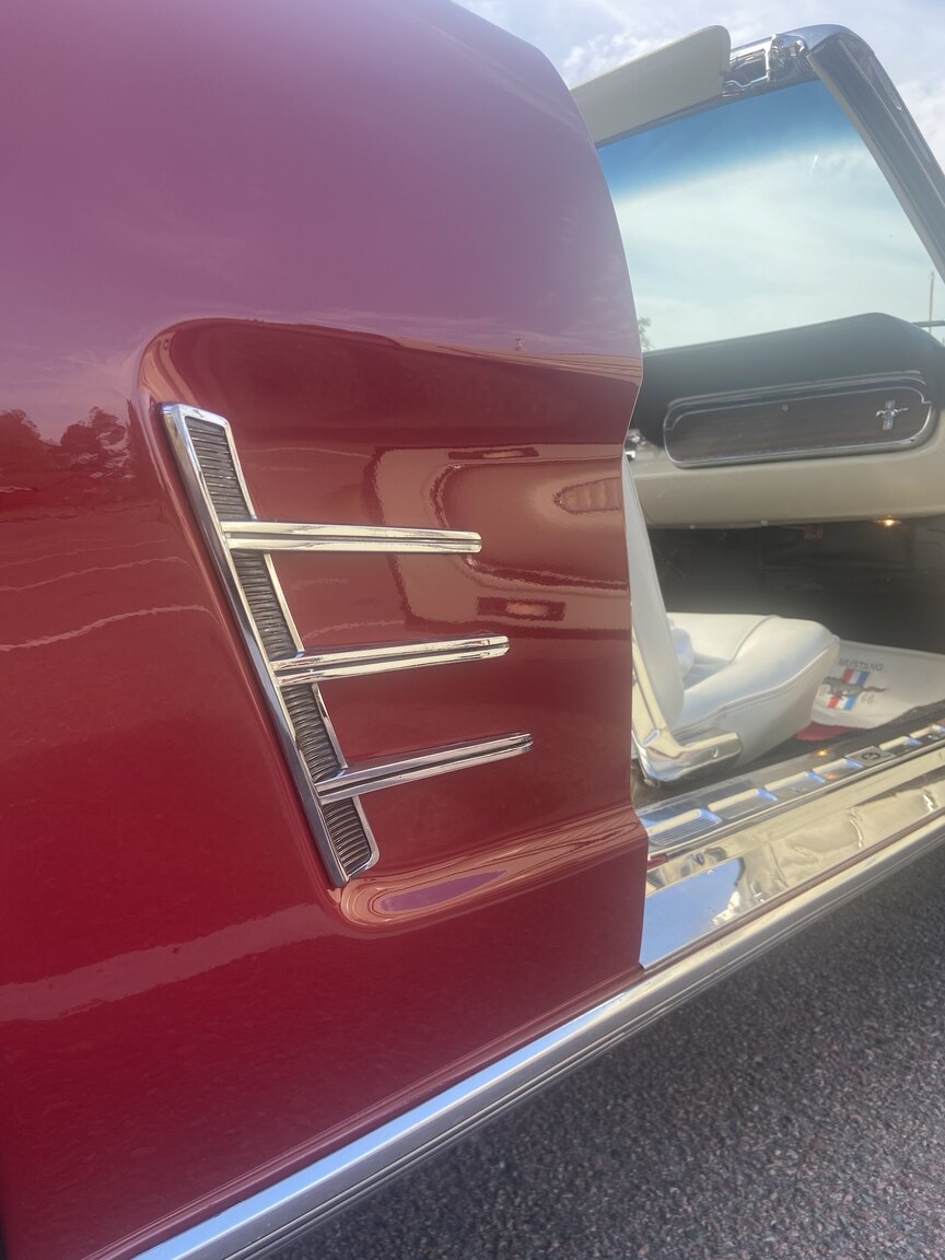 Exteriörbild på 1966 Ford Mustang Convertible