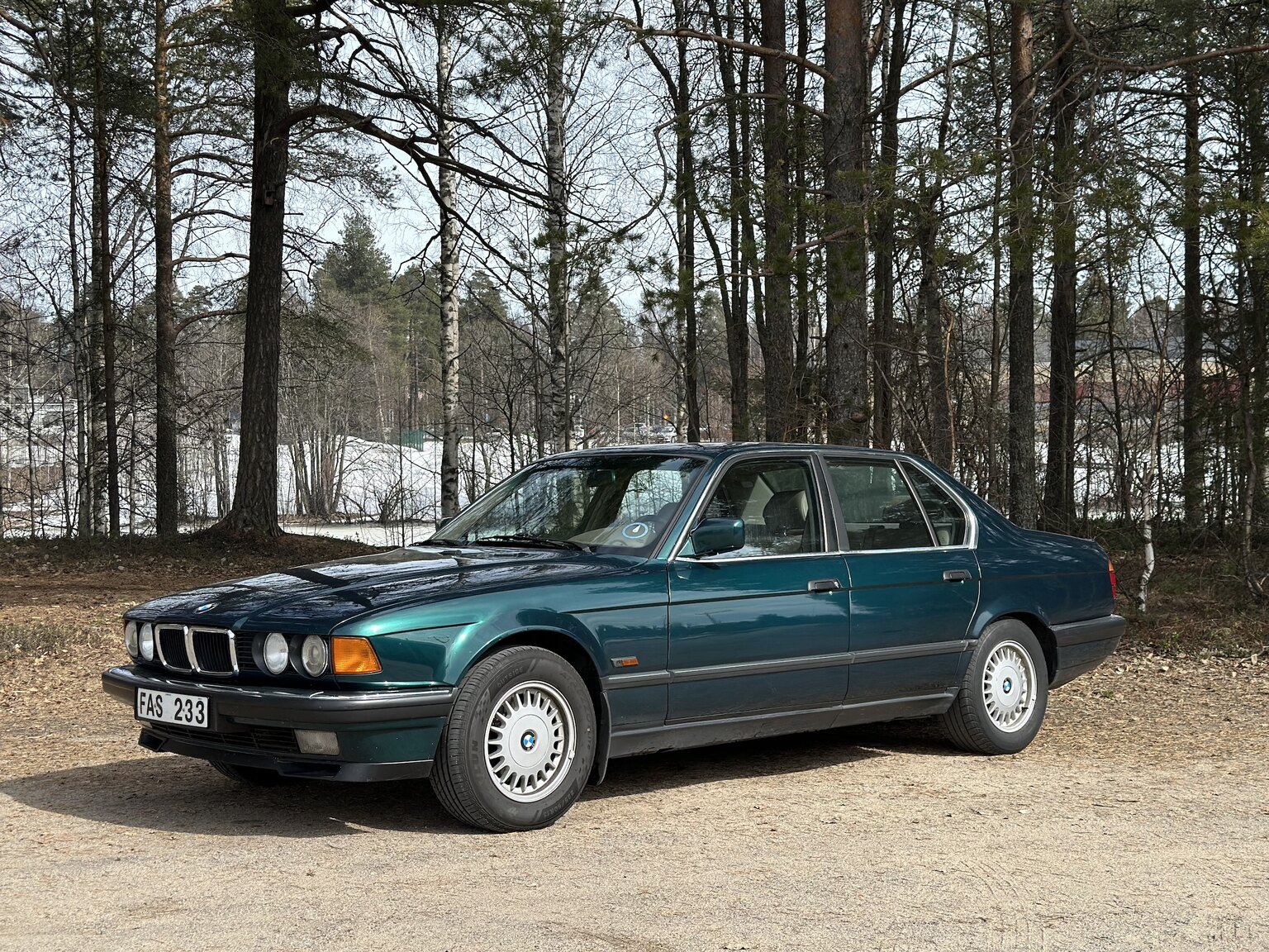 Exterior image of 1992 BMW 740iA