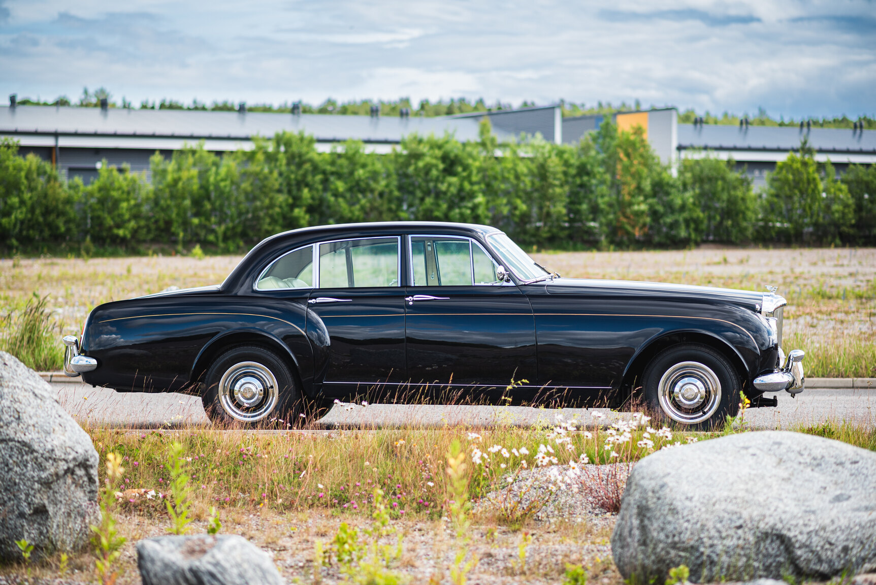 Exterior image of 1960 Bentley S2 Continental 