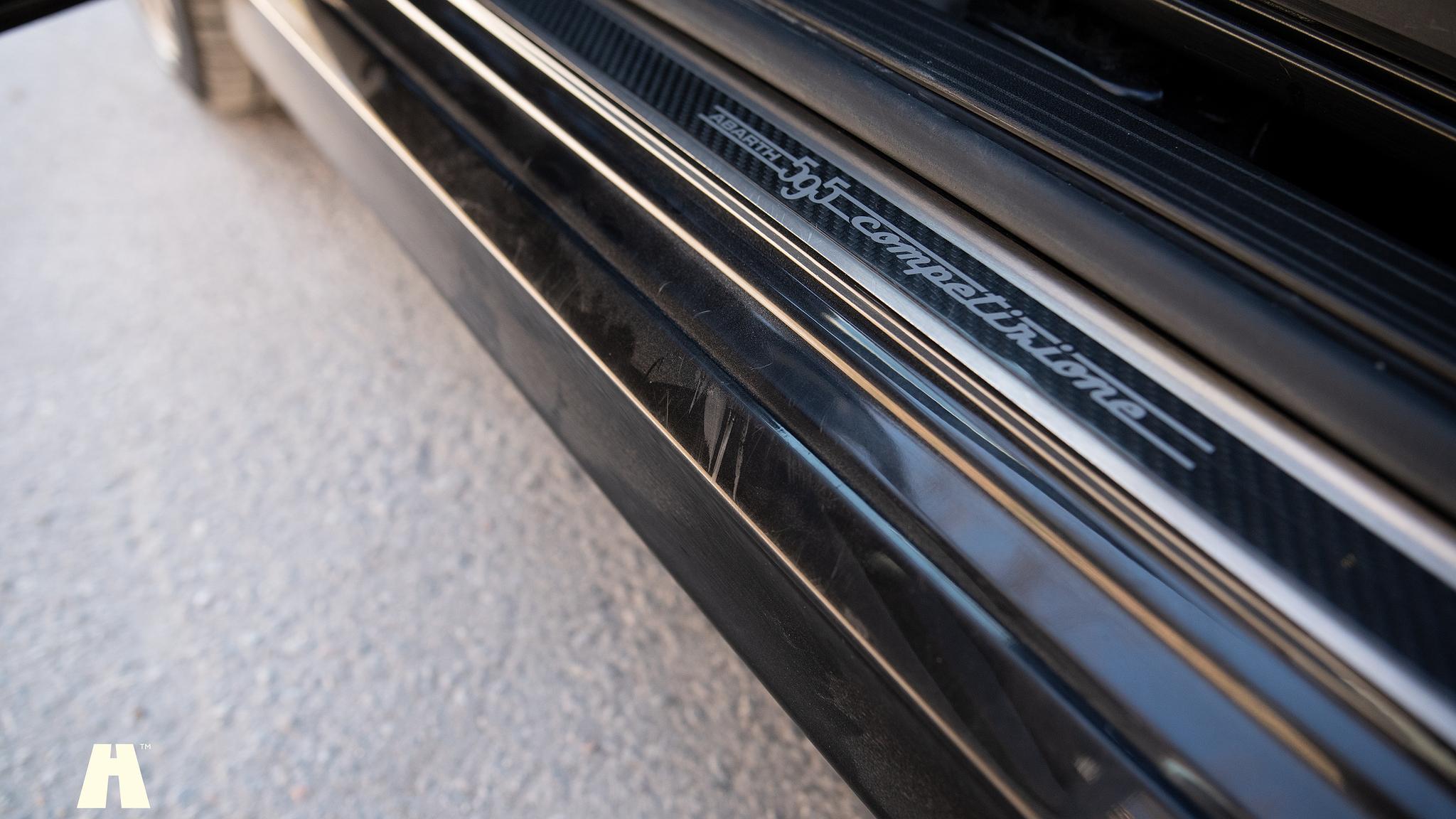Interior image of 2016 Abarth 595 Competizione (39)