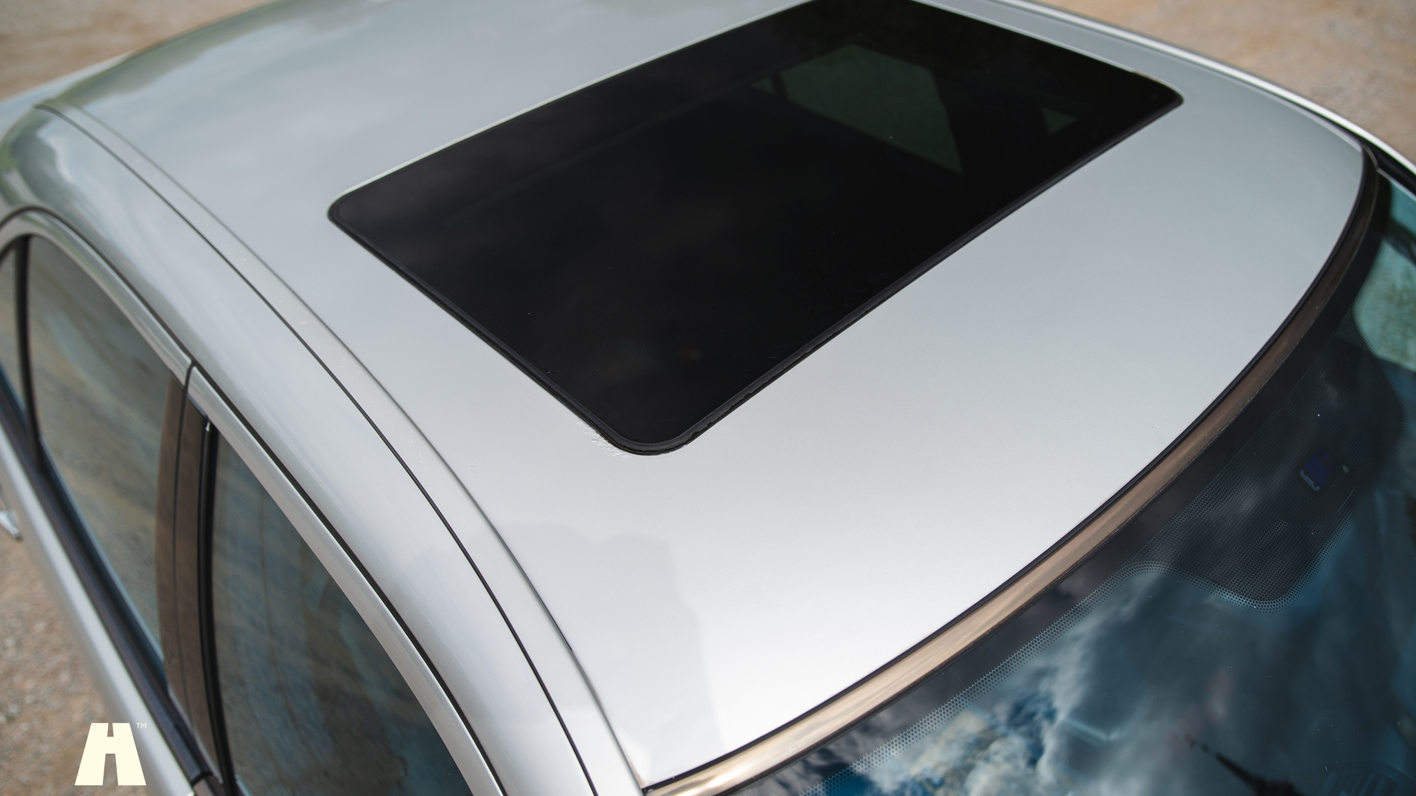 Exterior image of 2000 Mercedes E430