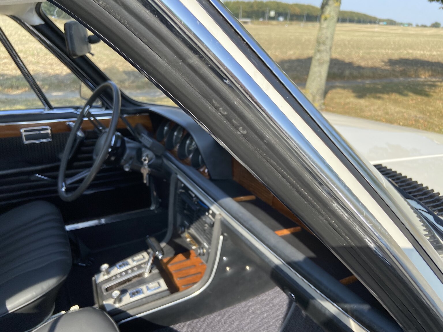 Interior image of 1971 BMW 2800 CS