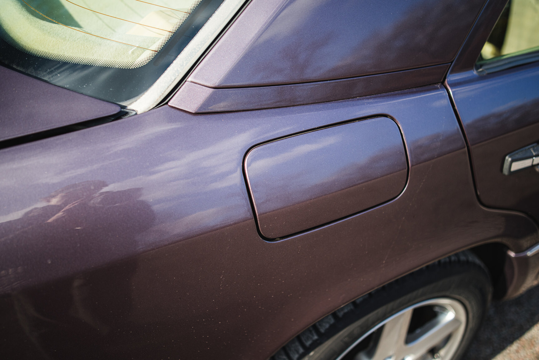 Exterior image of 1993 Mercedes-Benz E 220
