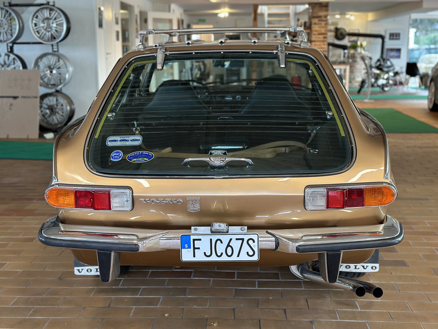 Exterior image of 1973 Volvo 1800 ES (8)
