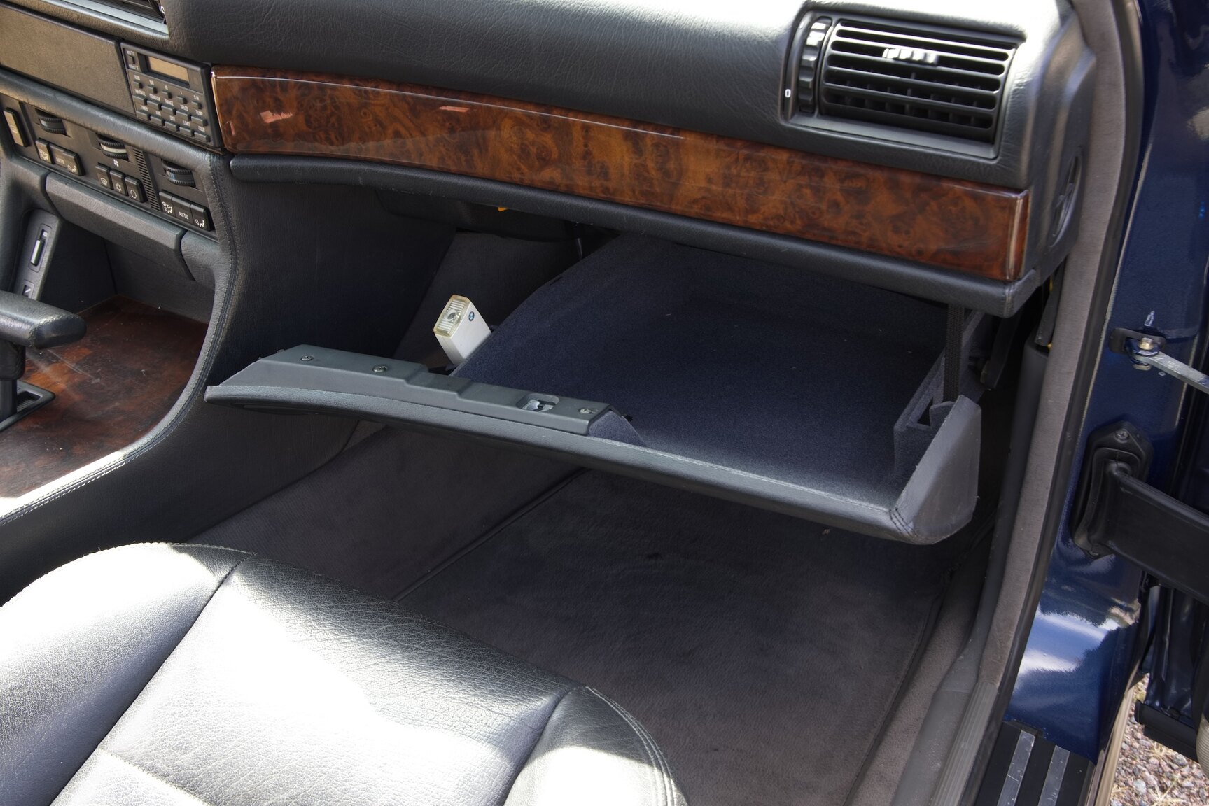 Interior image of 1990 BMW 750 IAL Highline