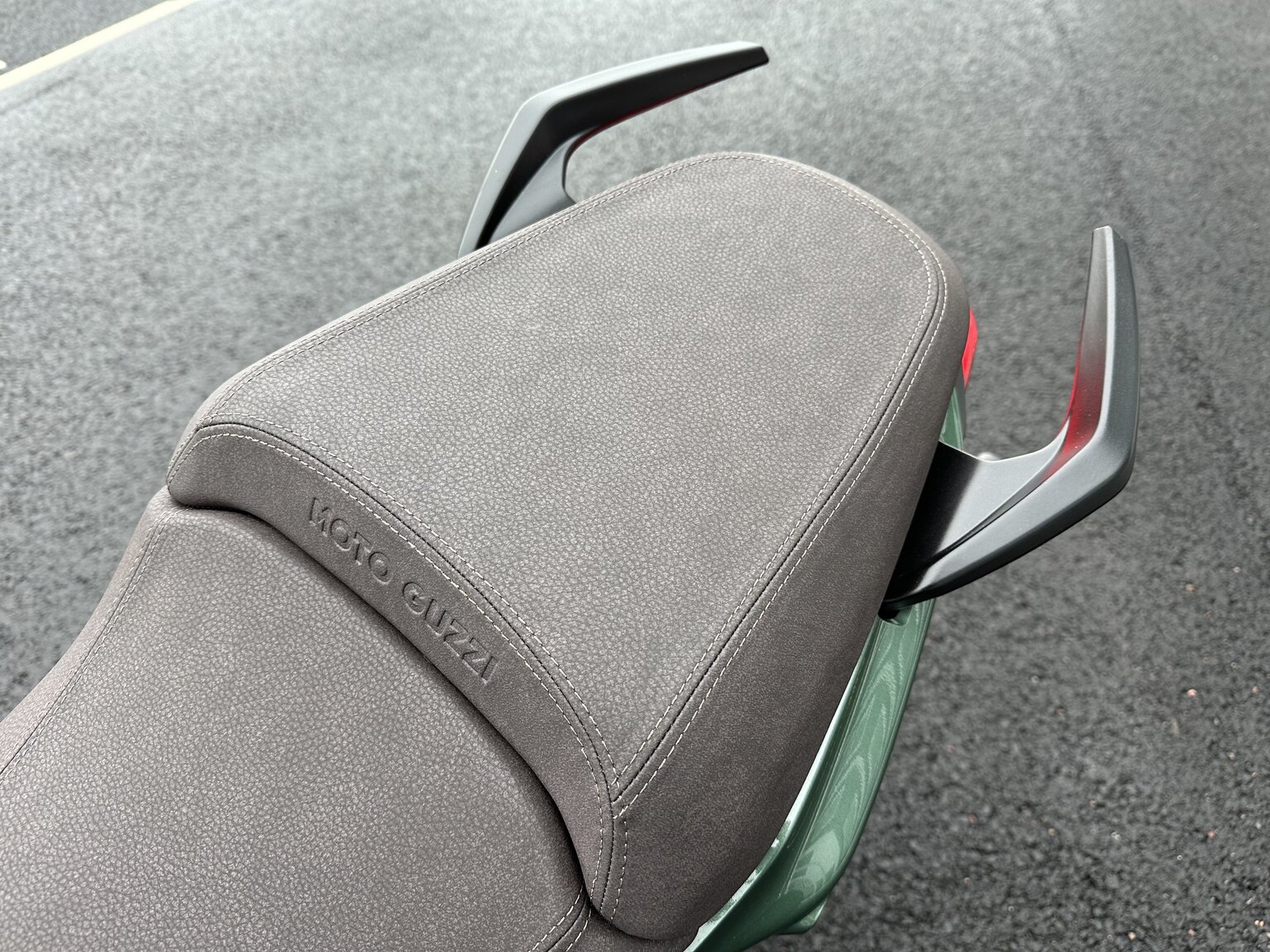 Exterior image of 2023 Moto Guzzi V100 Mandello S (10)