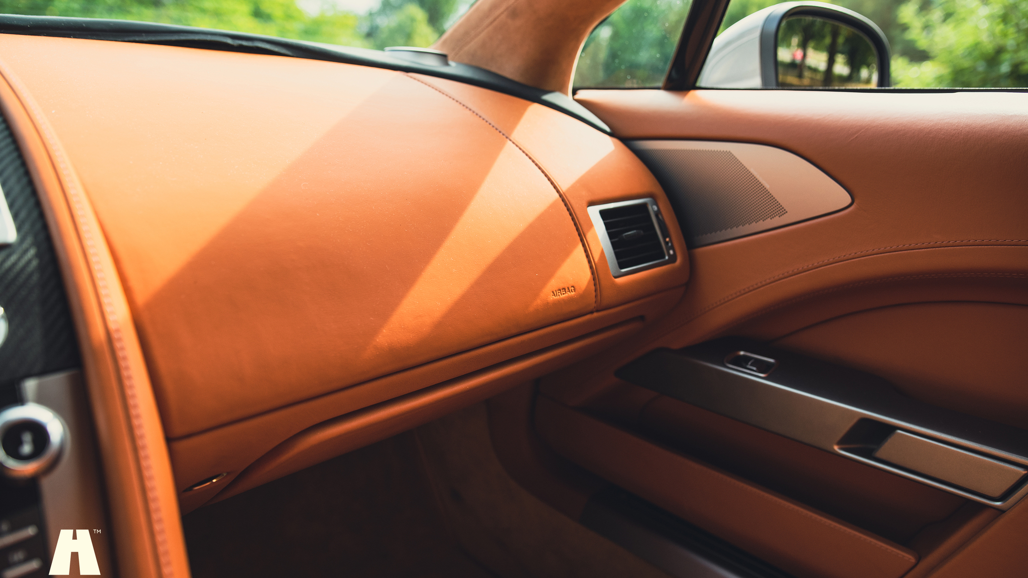 Innenraumfoto von 2014 Aston Martin Rapide S